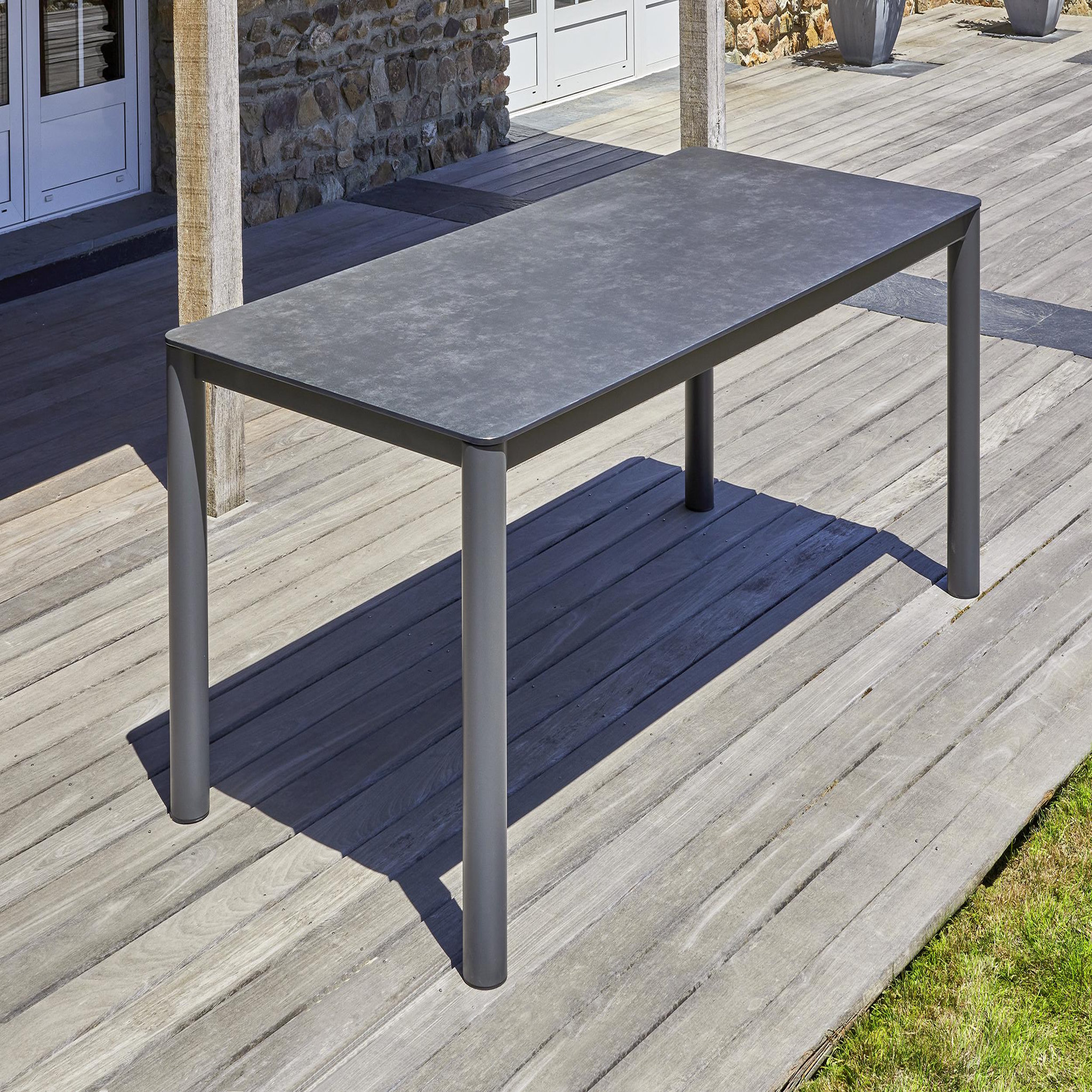 Voir la diapositive 6 : DCB GARDEN Ensemble repas de jardin en aluminium plateau céramique sur verre (8 places)