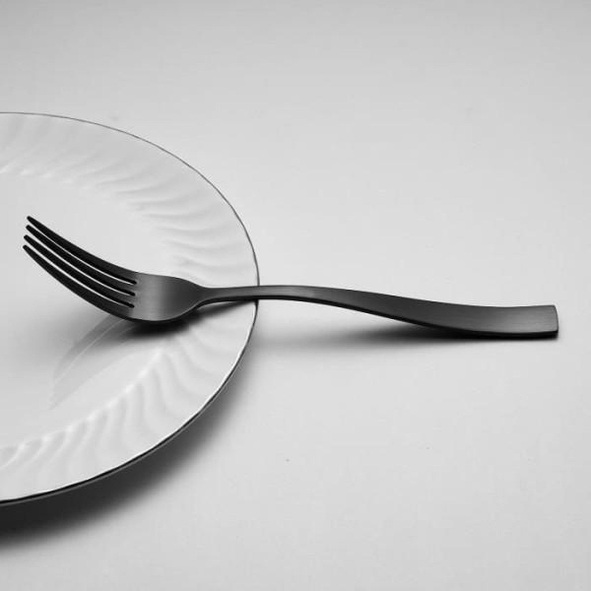 Voir la diapositive 4 : Arthur Martin Ménageres - ARTHUR MARTIN - AM5136 - 24 pieces - Acier inoxydable - Finition noir