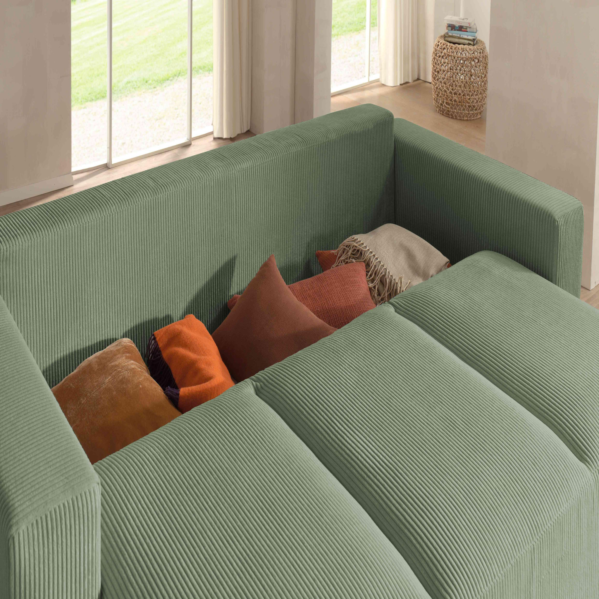 Voir la diapositive 4 : LISA DESIGN Livy - canapé droit convertible - avec coffre - en velours côtelé - 3 places