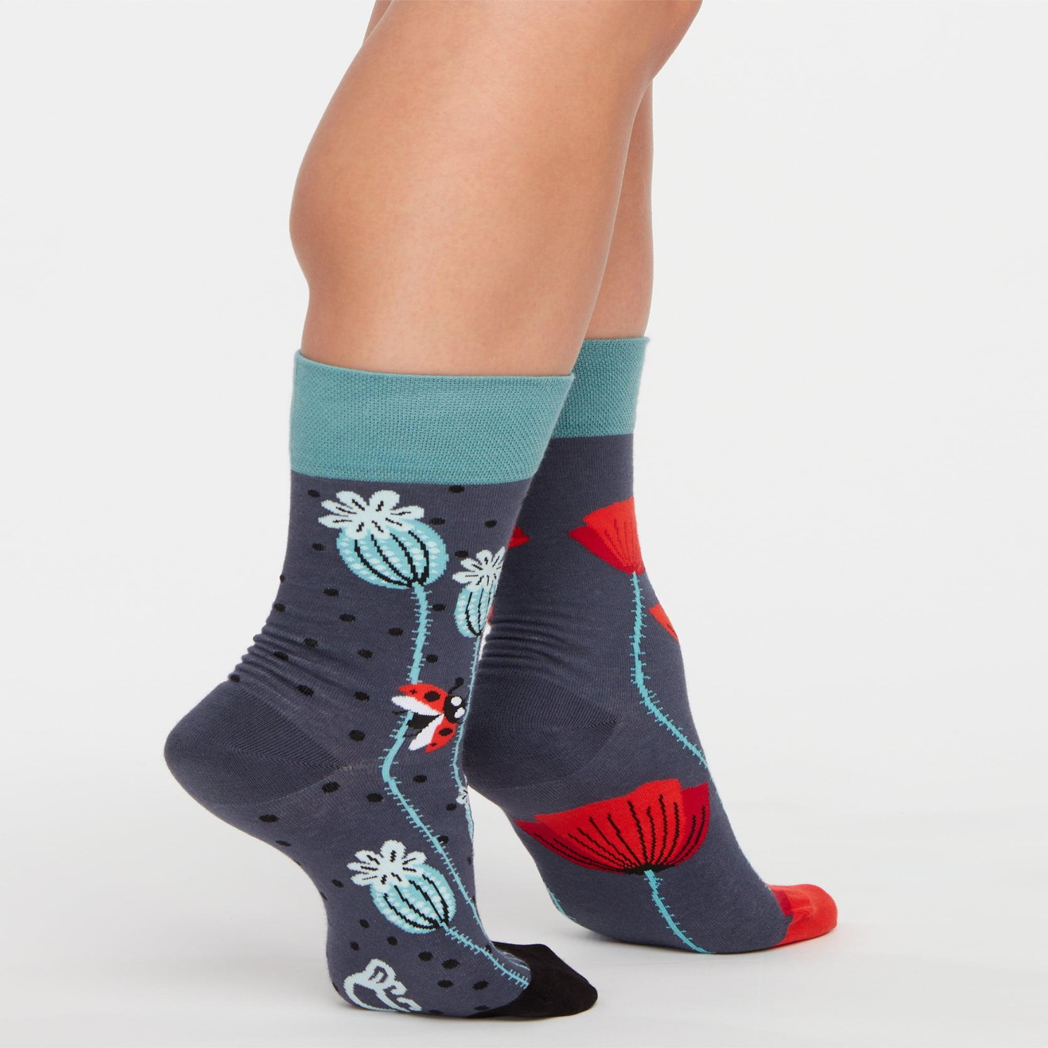 Voir la diapositive 3 : DEDOLES Chaussettes coccinelles et fleurs de pavot