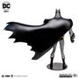 Voir la diapositive 5 : McFarlane Figurine Collector Batman 17cm avec socle lumineux