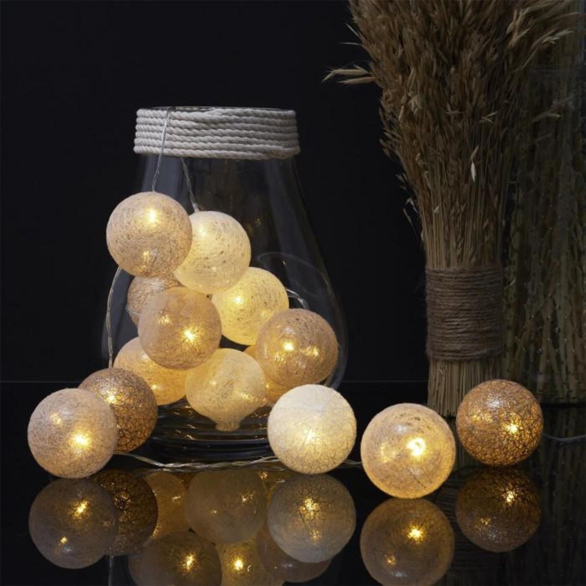 Paris Prix Guirlande Lumineuse Led  Boule  360cm Blanc & Nude