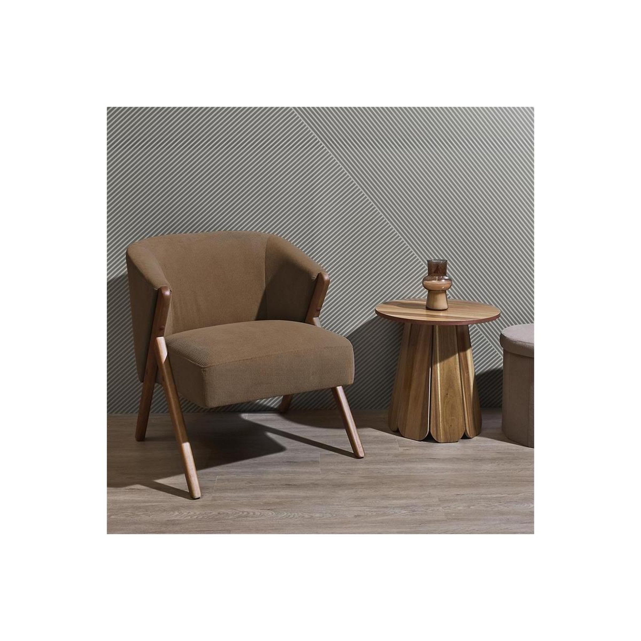 Voir la diapositive 3 : The Home Deco Factory Fauteuil design côtelé  jules  72cm taupe