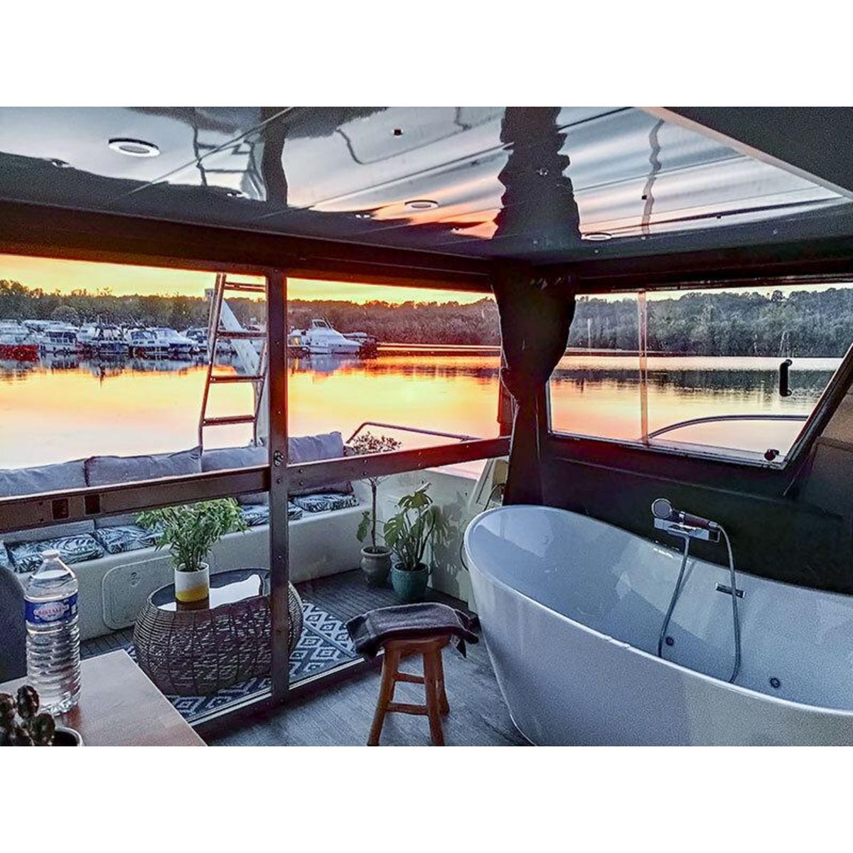 Smartbox Séjour insolite de 2 jours en maison flottante avec bain bouillonnant près de Paris - Coffret Cadeau Séjour