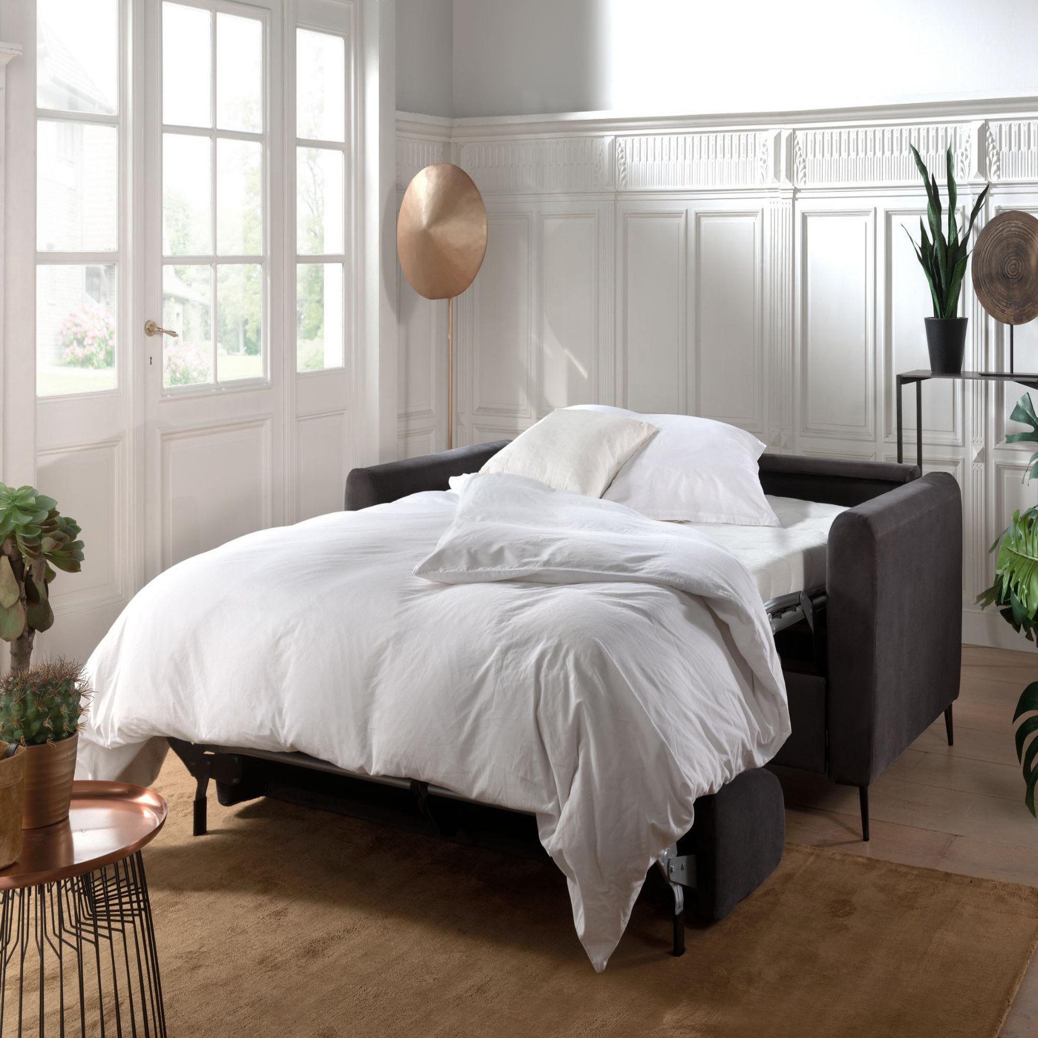 Voir la diapositive 2 : LISA DESIGN Owen - canapé 3 places convertible express couchage quotidien 140 cm matelas 12 cm en velours