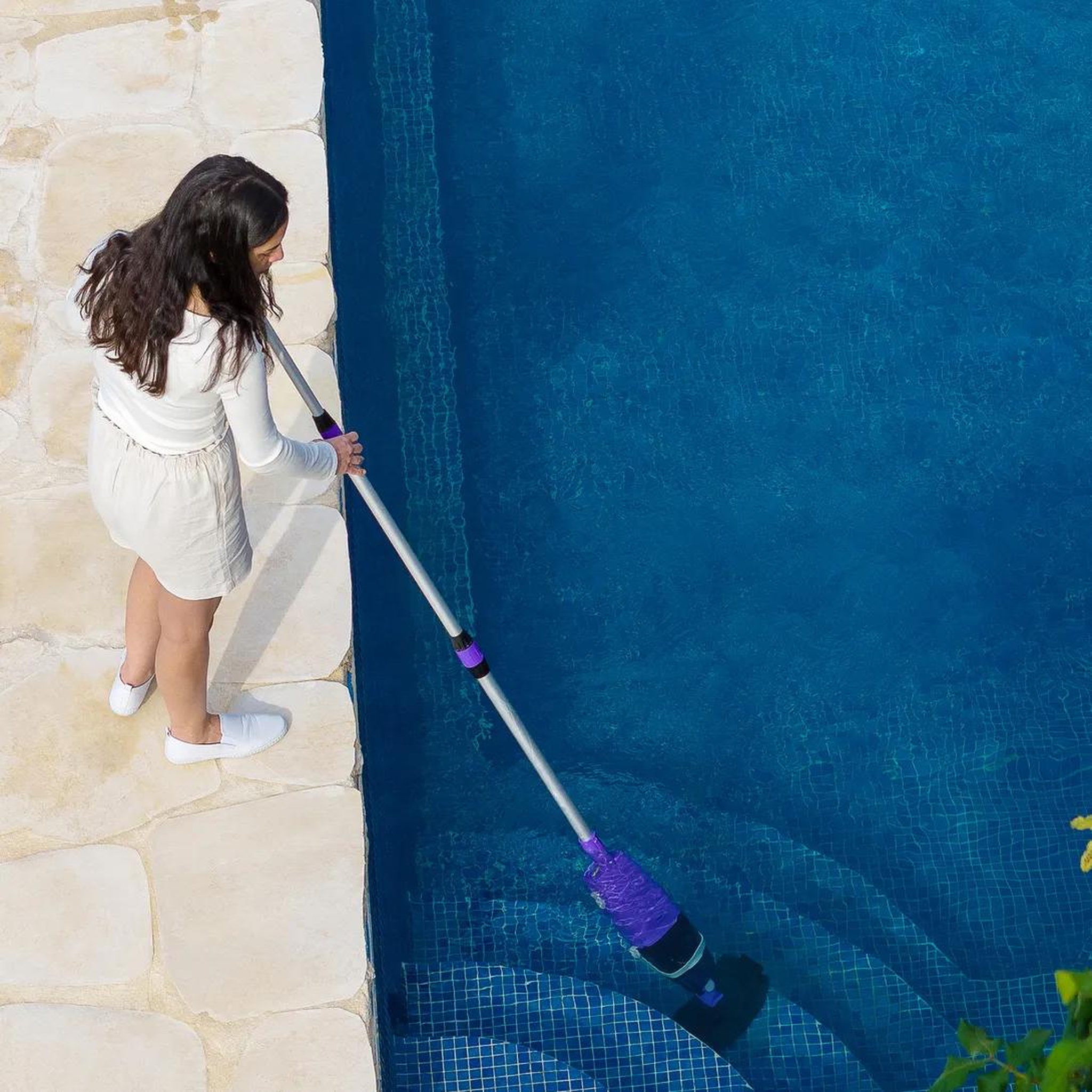 Voir la diapositive 3 : MAYTRONICS Aspirateur de piscine rechargeable - aquasweep s1