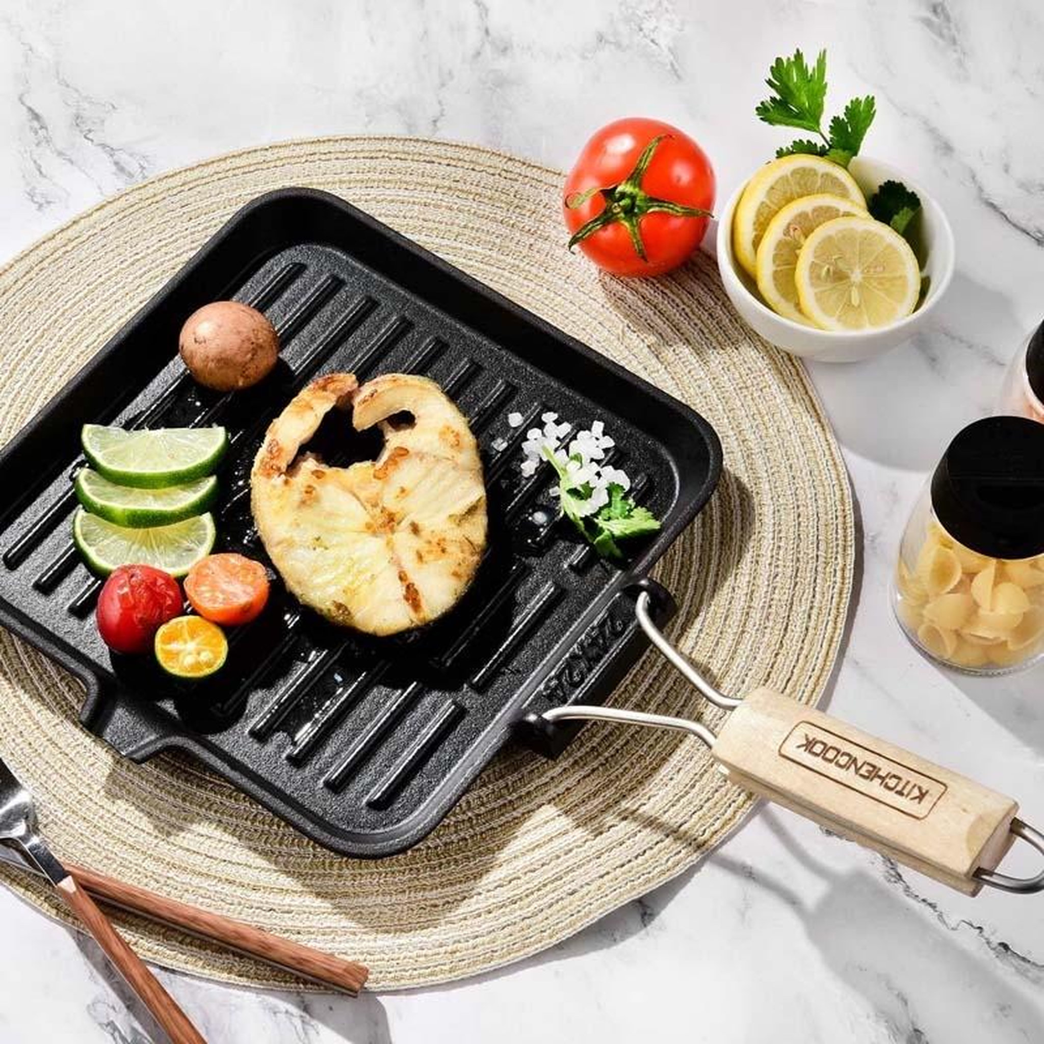 Voir la diapositive 2 : KITCHENCOOK Kitchencook - Grill24 Tfi - Grill Carré Fonte D'aluminium 24 Cm - Revêtement Antiadhésif - Tous Feux Induction