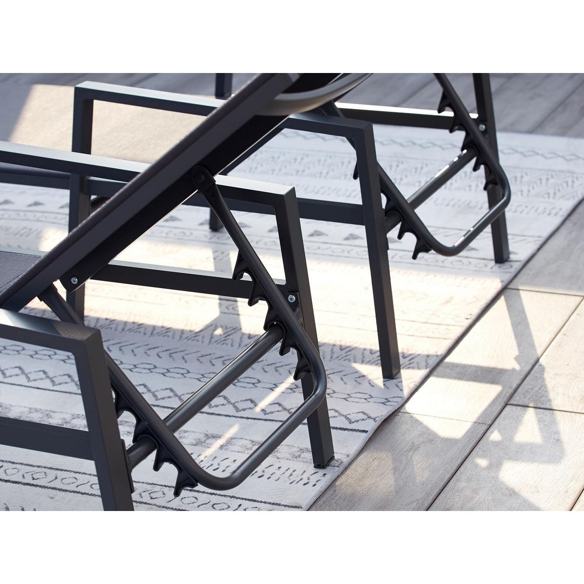 CONCEPT USINE Lot de 2 transats en aluminium gris foncé et noir BARI