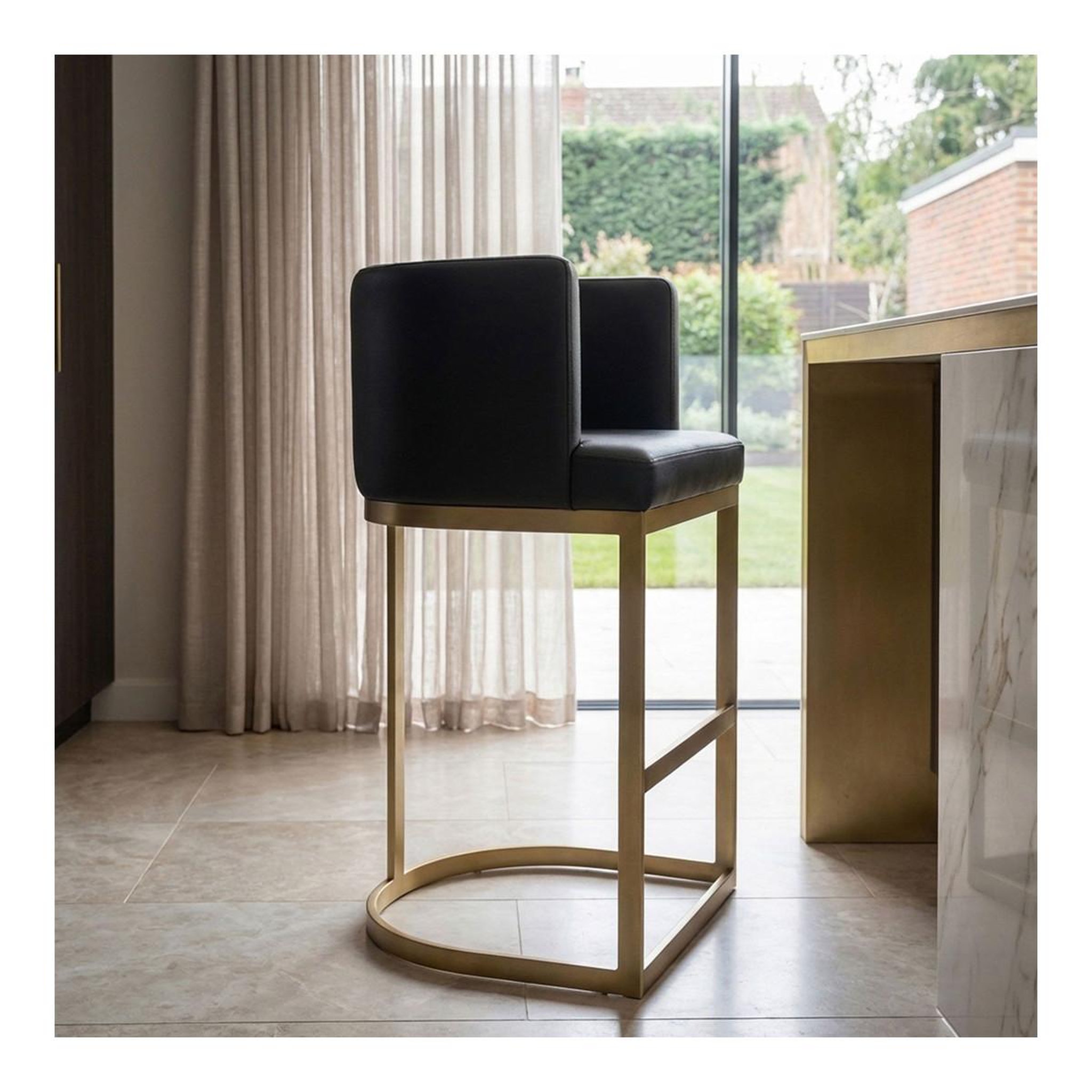 Voir la diapositive 5 : Paris Prix Chaise de bar design  noemy  100cm noir