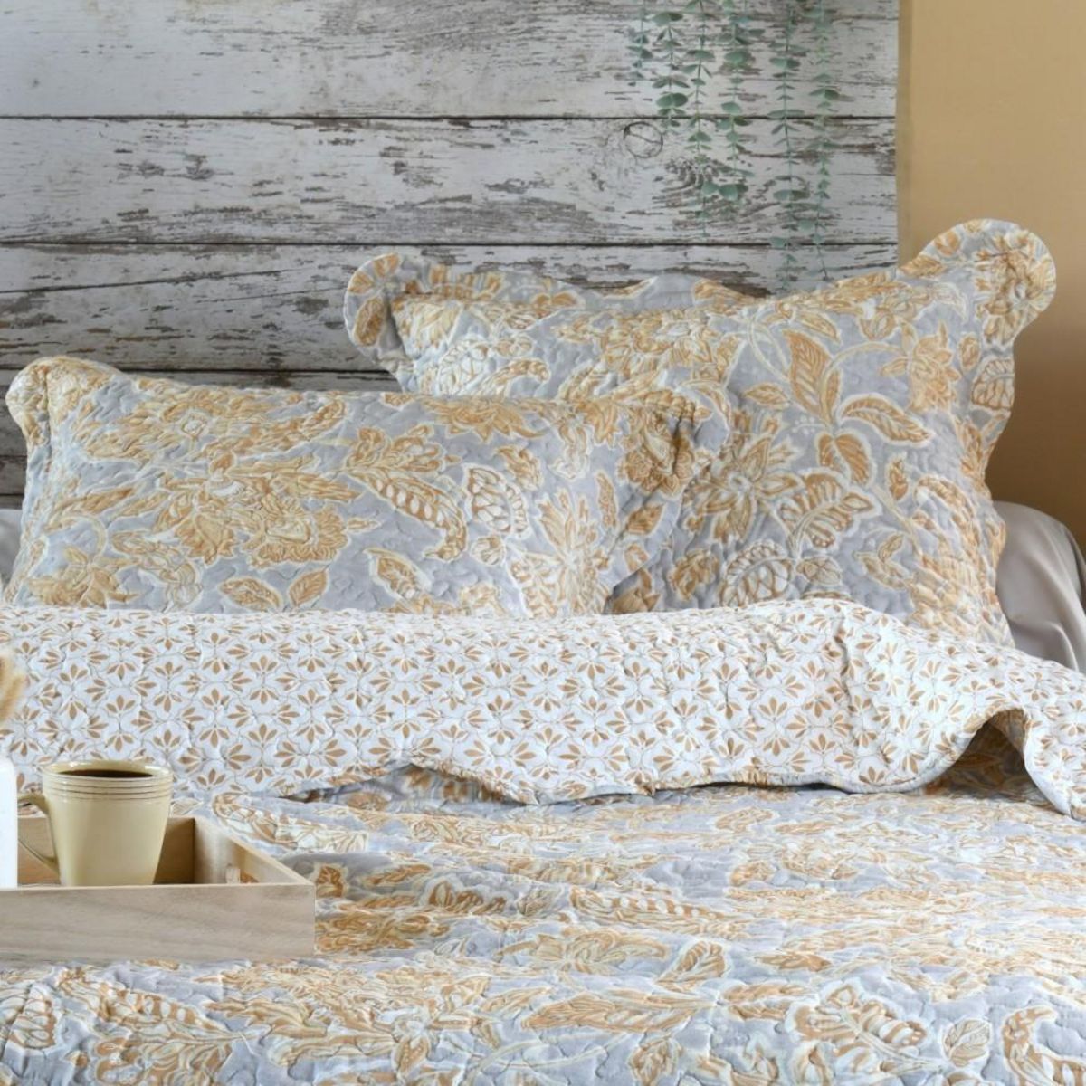 Lovely Casa Couvre lit boutis réversible 240x220 avec 2 taies NERYA