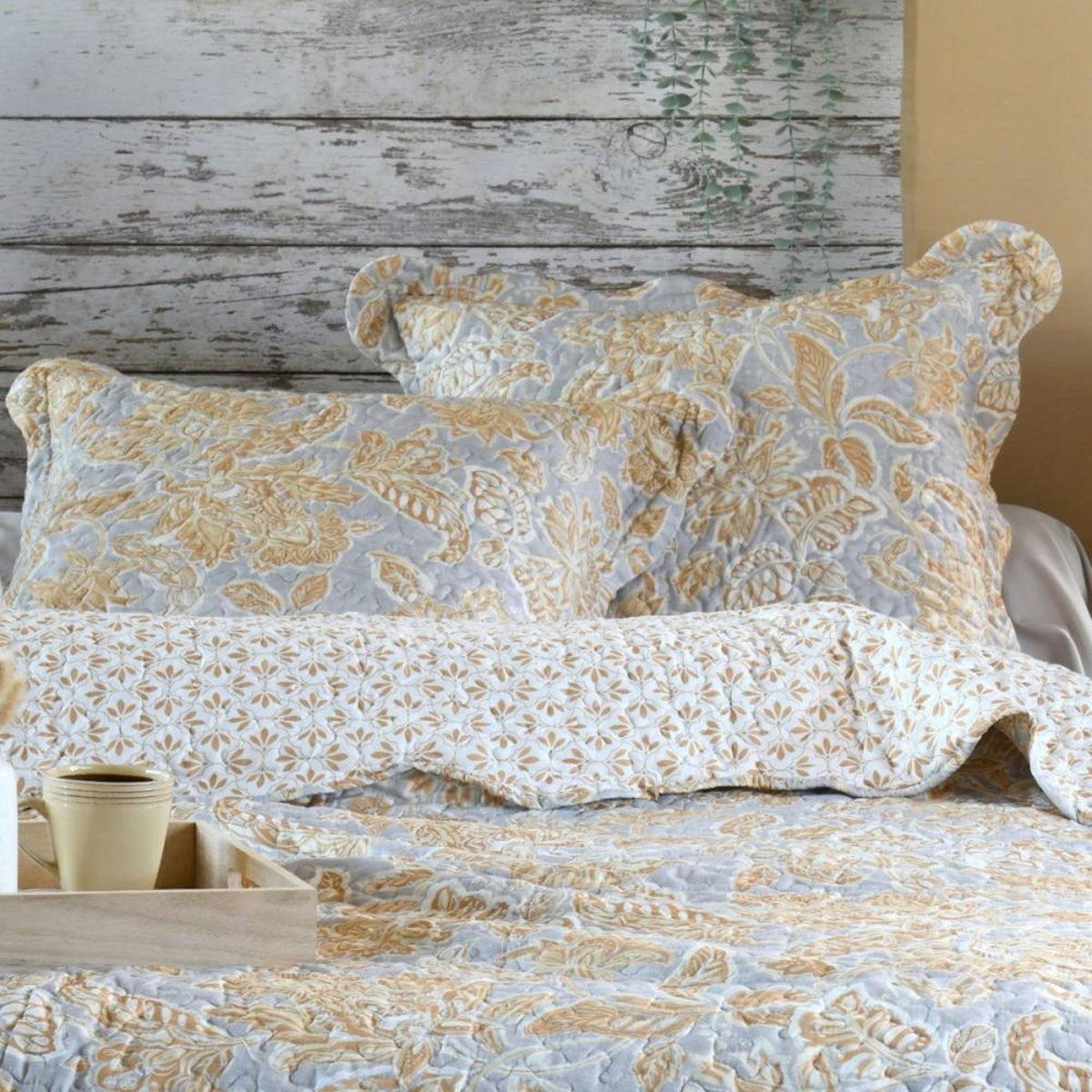 Lovely Casa Couvre lit boutis réversible 240x220 avec 2 taies NERYA