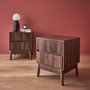 Voir la diapositive 2 : SWEEEK Lot de 2 tables de chevet deux tiroirs. décor bois de noyer et piétement en pin - Linear