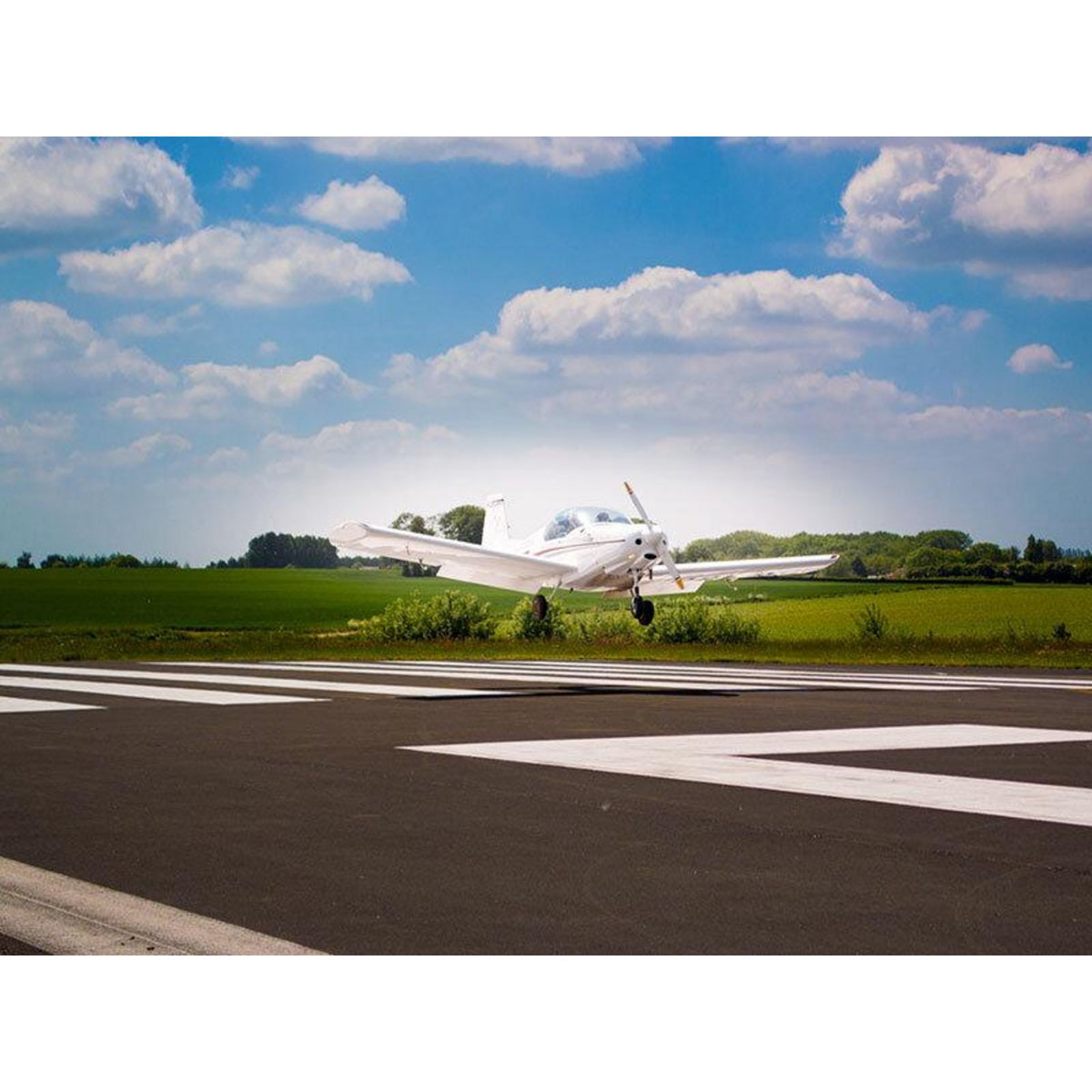 Smartbox Vol en avion biplace de 30 min en Île-de-France - Coffret Cadeau Sport & Aventure