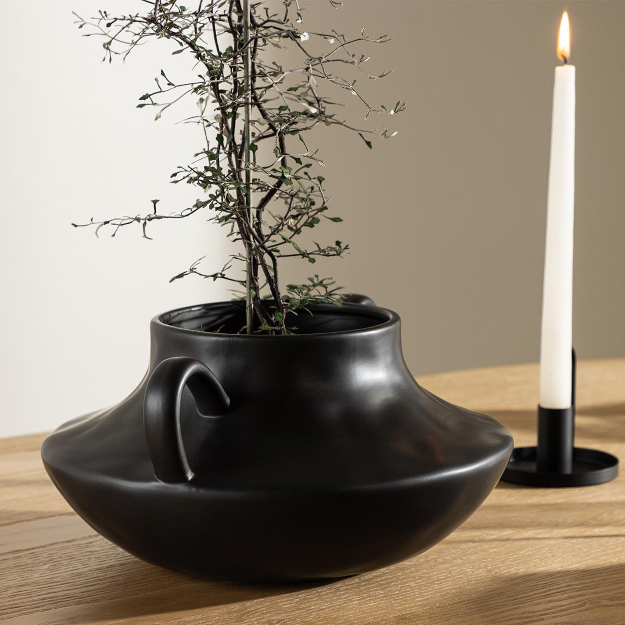 Voir la diapositive 6 : Paris Prix Pot Design en Céramique  Holda  31cm Noir