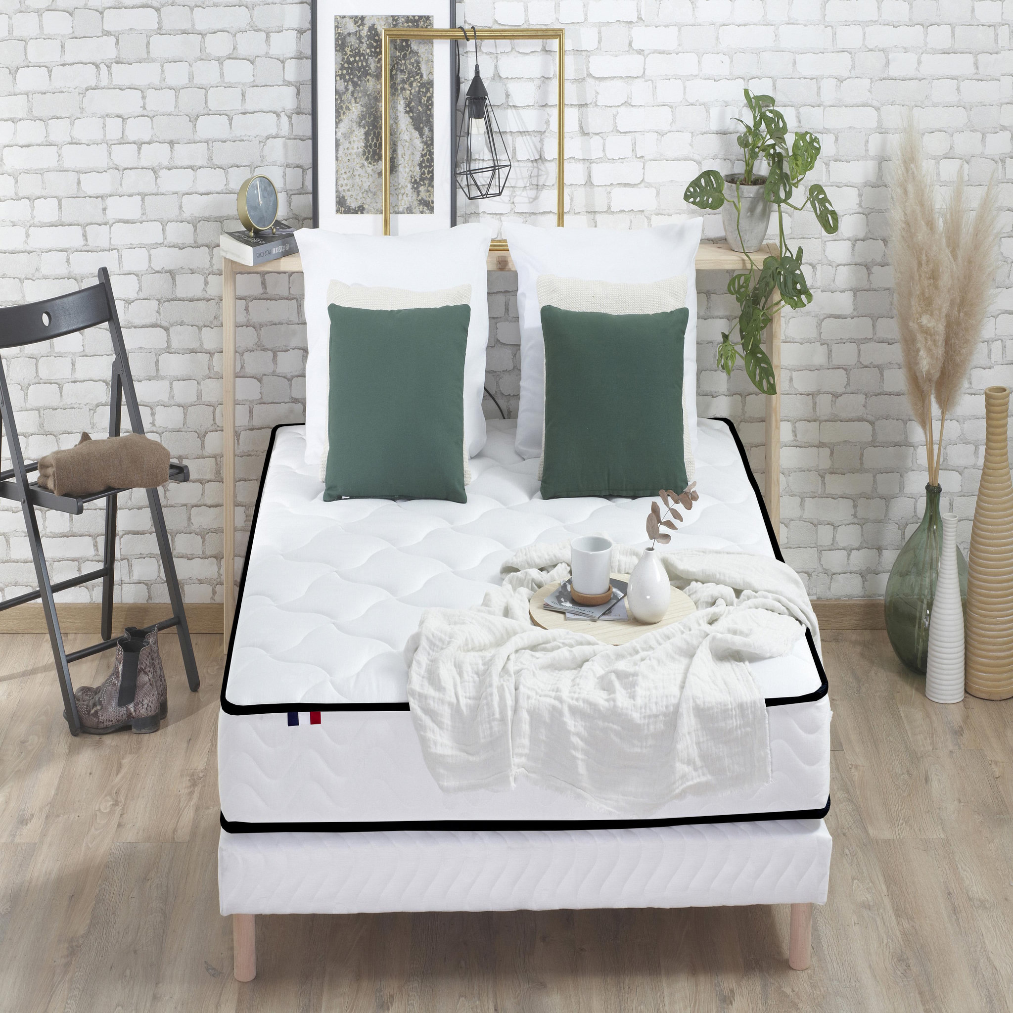 Voir la diapositive 1 : Ensemble matelas ressorts ensachés + sommier tapissier 160x200 cm ELOISE