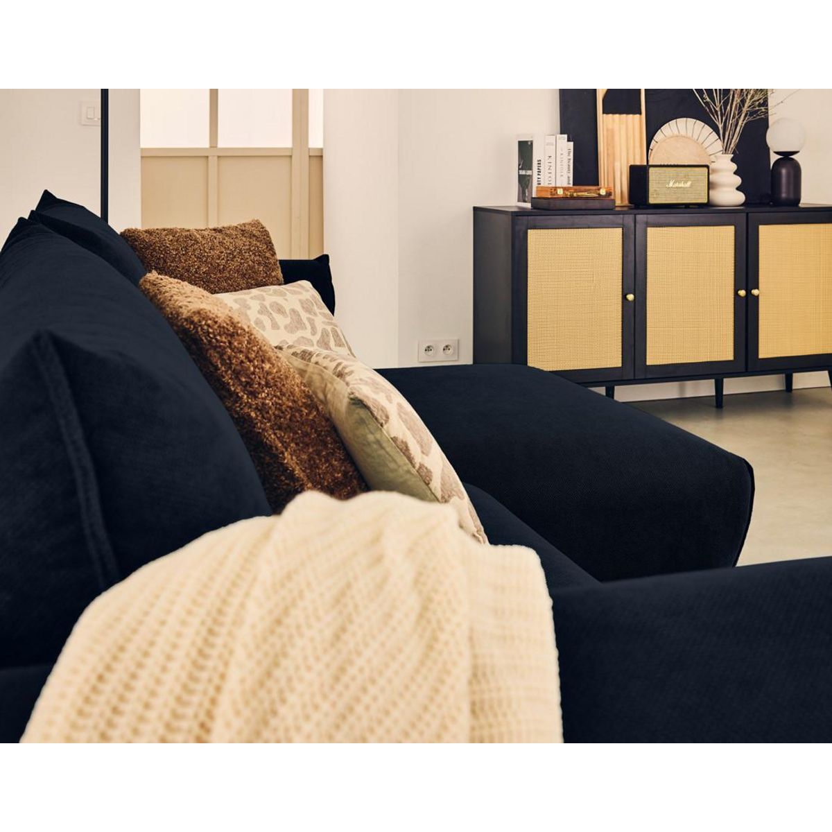 LISA DESIGN Gianni - canapé d'angle droit 4 places convertible avec coffre en tissu