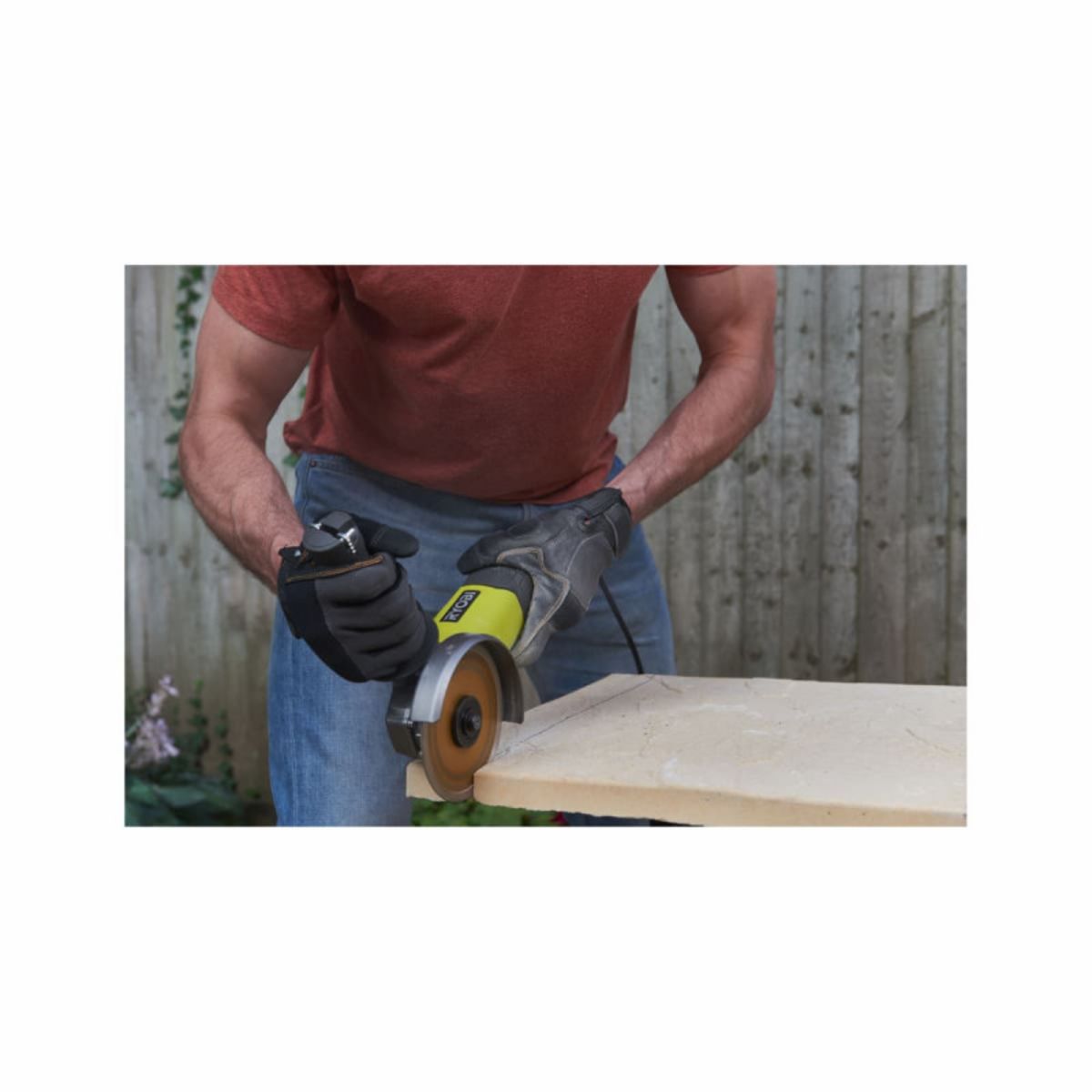 Ryobi Meuleuse d'angle RYOBI 800W 125mm - 1 disque diamant - 5 disques à ébarber - Toolbox RAG800-125TA6