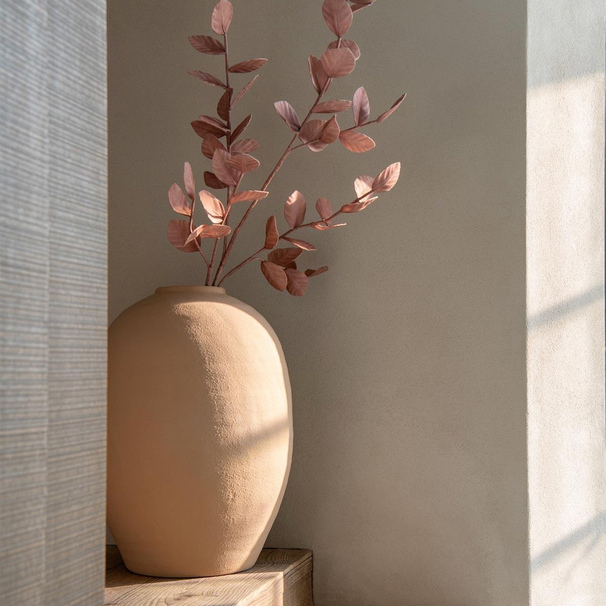 Voir la diapositive 3 : J-LINE Vase Déco en Argile  Cassia  54cm Beige