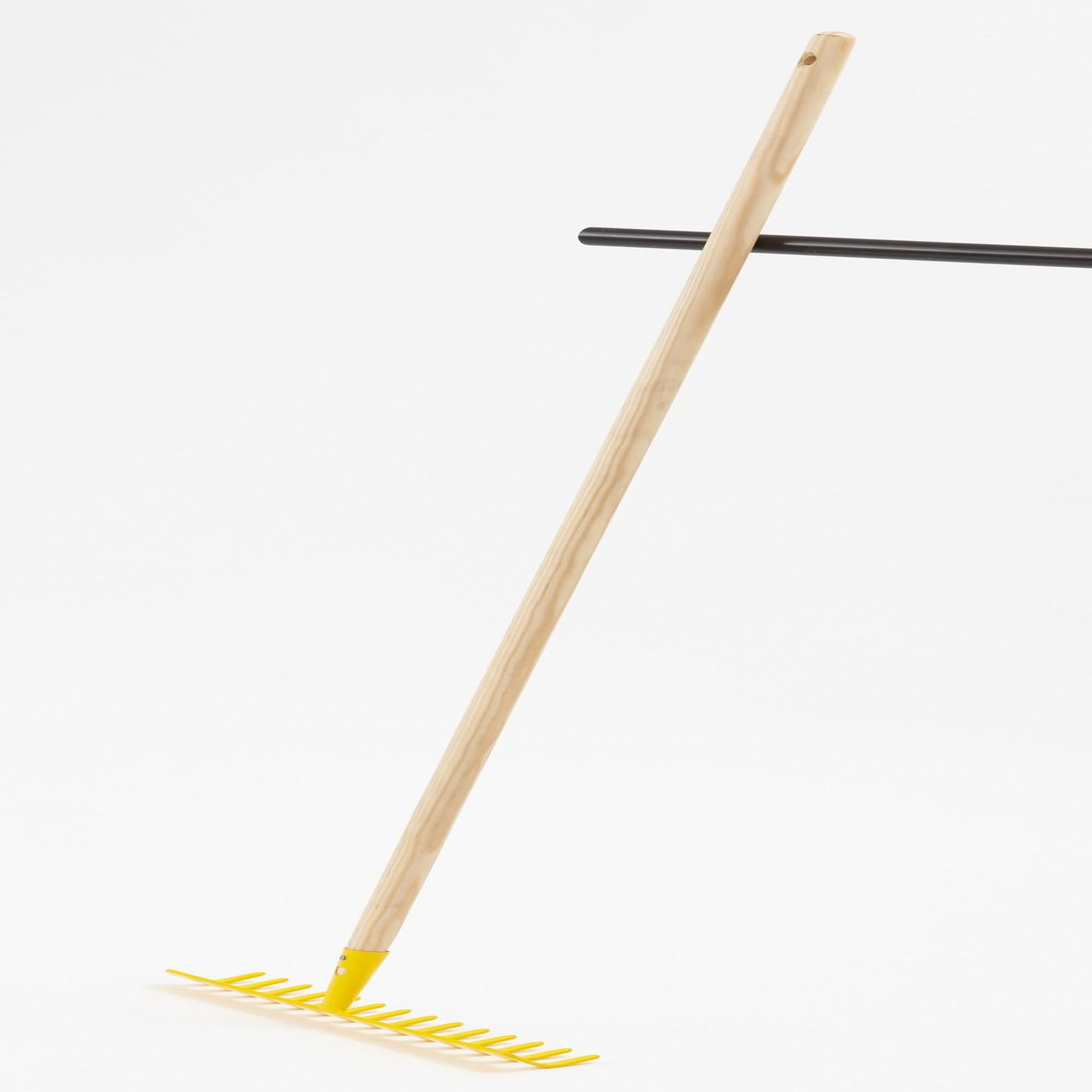 CENTRALE BRICO Râteau à douille L.130 cm