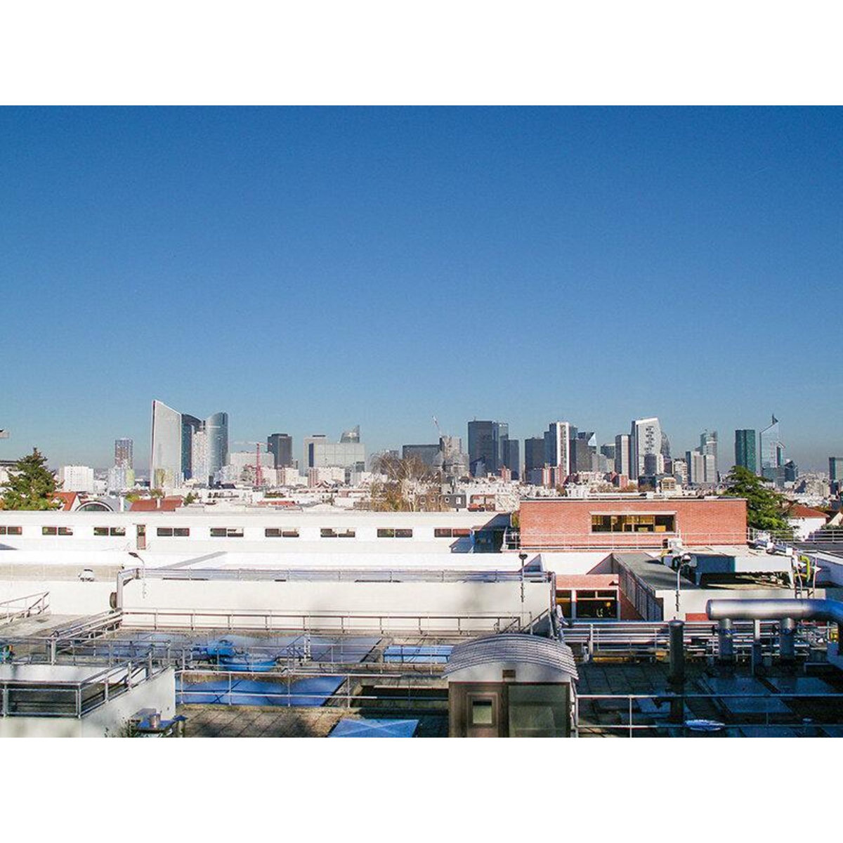 Smartbox Visite privée de 2h30 de la Défense pour 4 - Coffret Cadeau Sport & Aventure