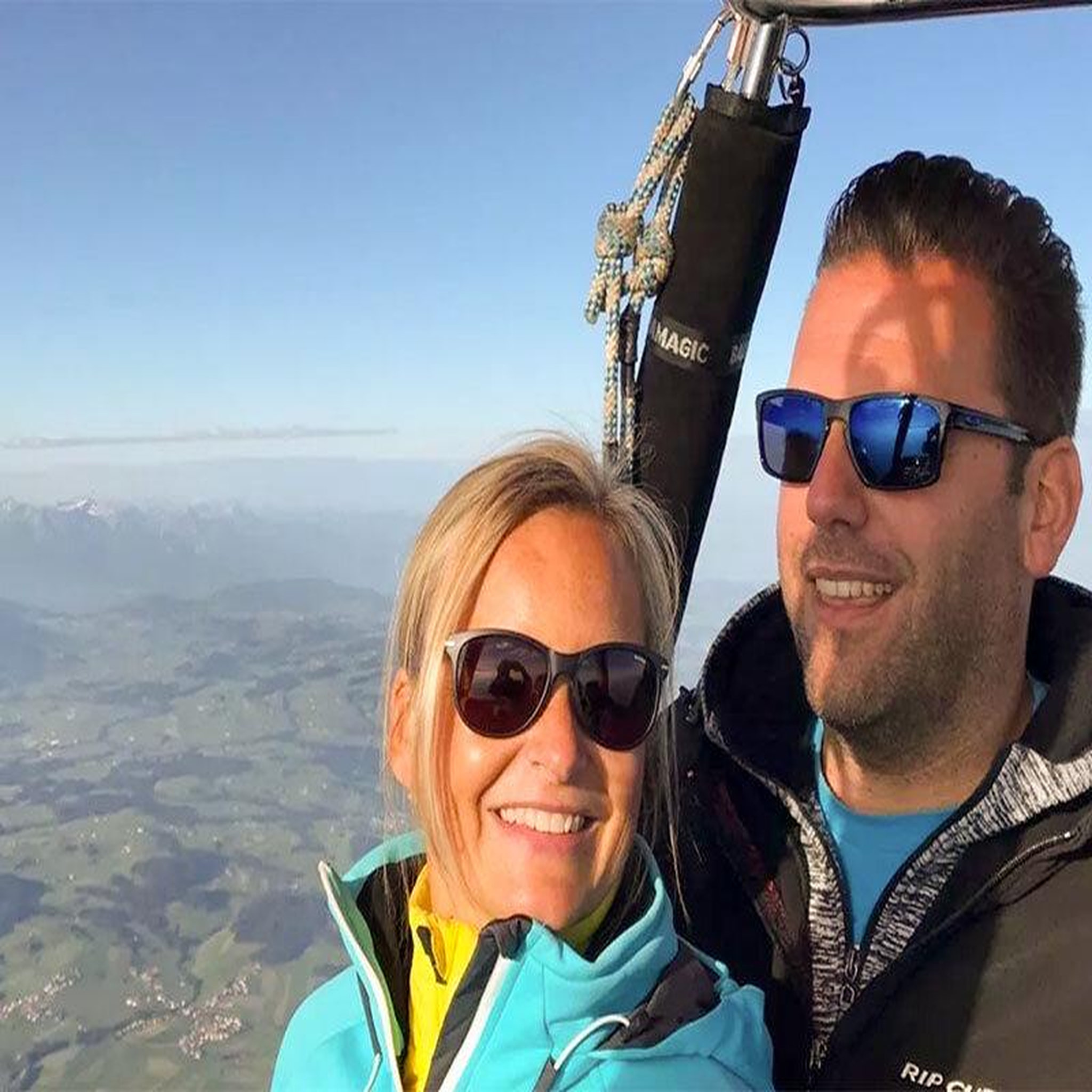Voir la diapositive 4 : Smartbox Vol en montgolfière au-dessus de la frontière suisse - Coffret Cadeau Sport & Aventure