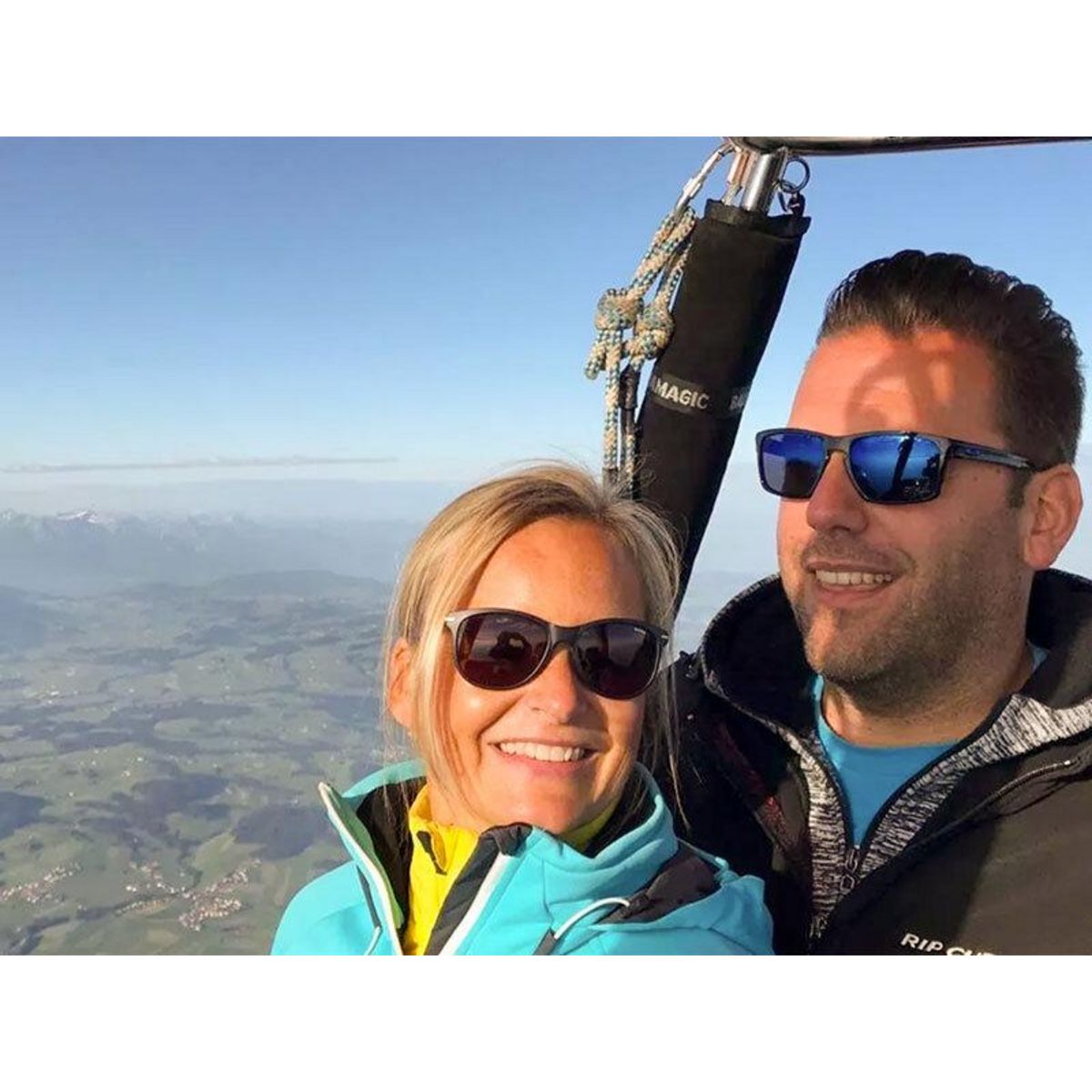 Smartbox Vol en montgolfière au-dessus de la frontière suisse - Coffret Cadeau Sport & Aventure