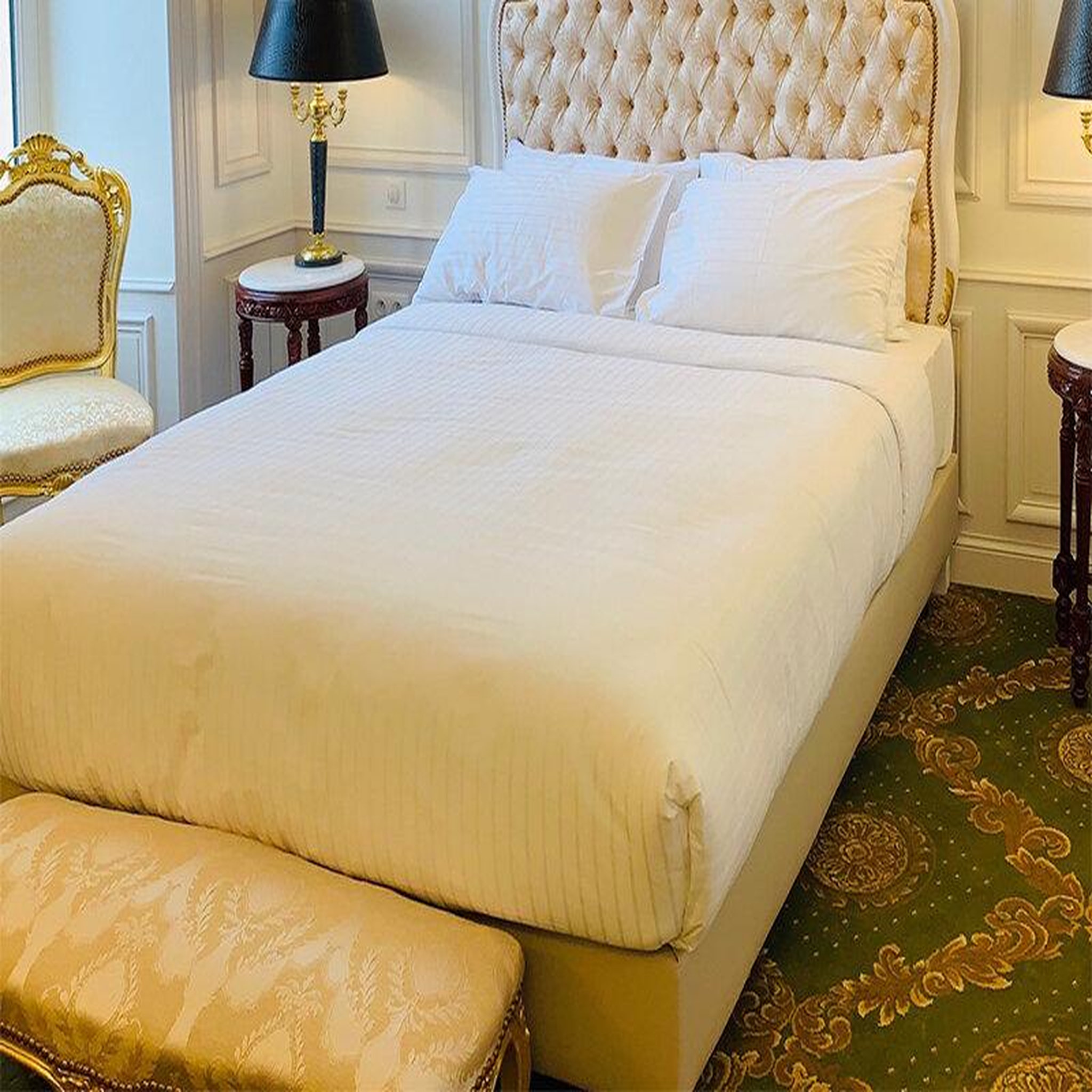 Voir la diapositive 2 : Smartbox Escapade romantique de 3 jours en hôtel 4* avec dîner gastronomique près de la rochelle en haute saison - coffret cadeau séjour