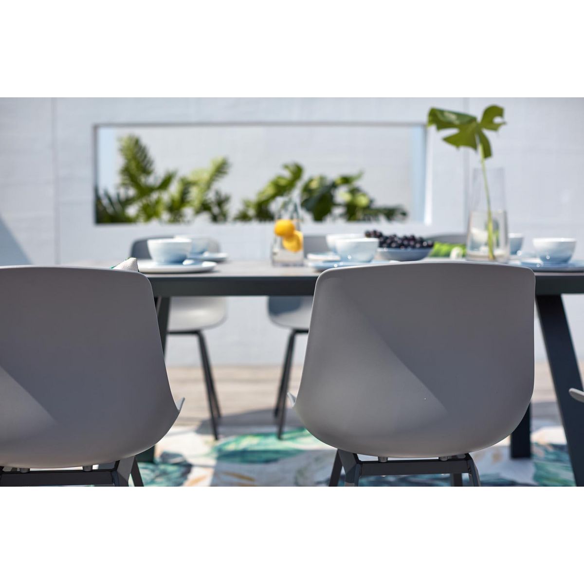 CONCEPT USINE Salon de jardin aluminium et plateau aspect ciment 8 places TEMARA