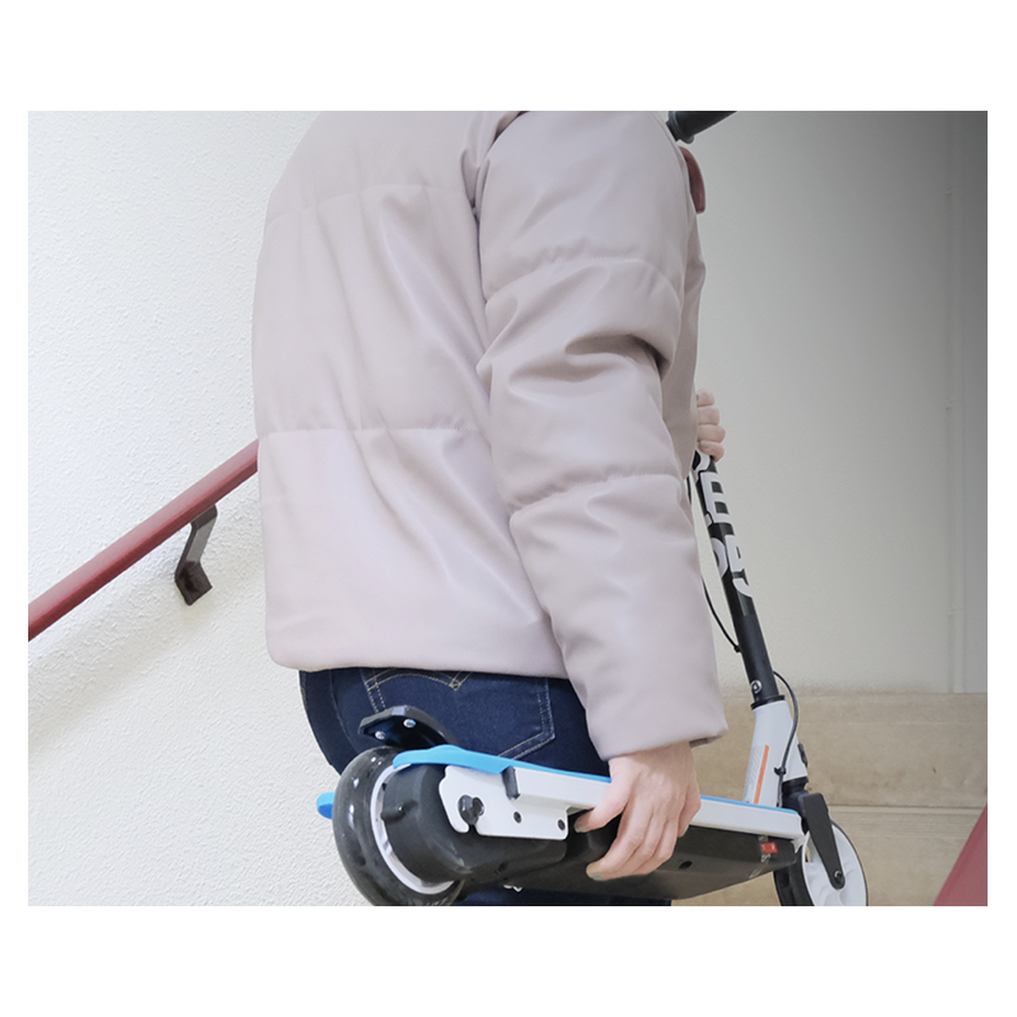Voir la diapositive 5 : URBANGLIDE Trottinette électrique enfant ride flash 55 bleu – moteur 30w - 10 km/h - autonomie jusqu'a 40 min - 3-8 ans