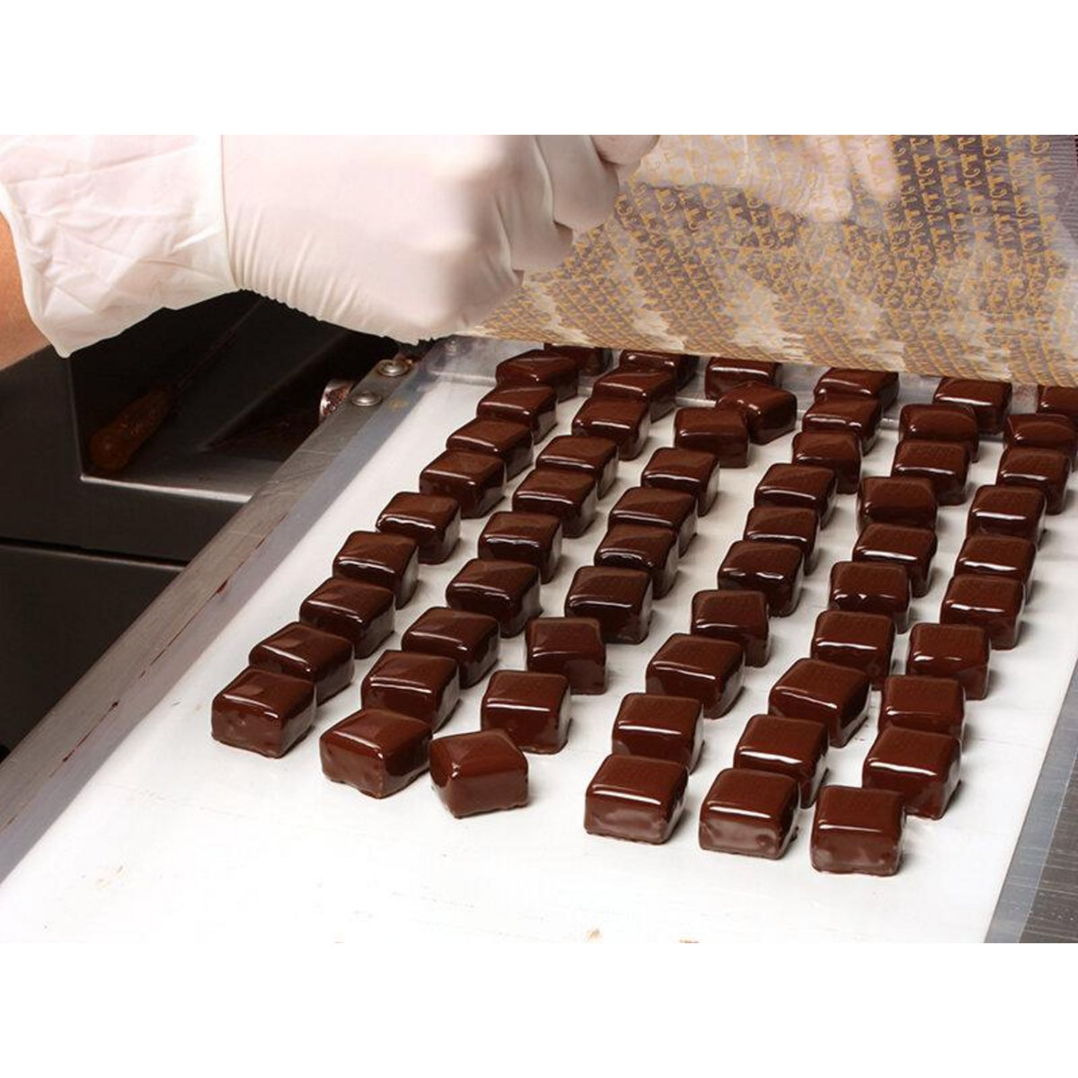 Smartbox Assortiment gourmand et artisanal de 16 chocolats tradition - Coffret Cadeau Gastronomie