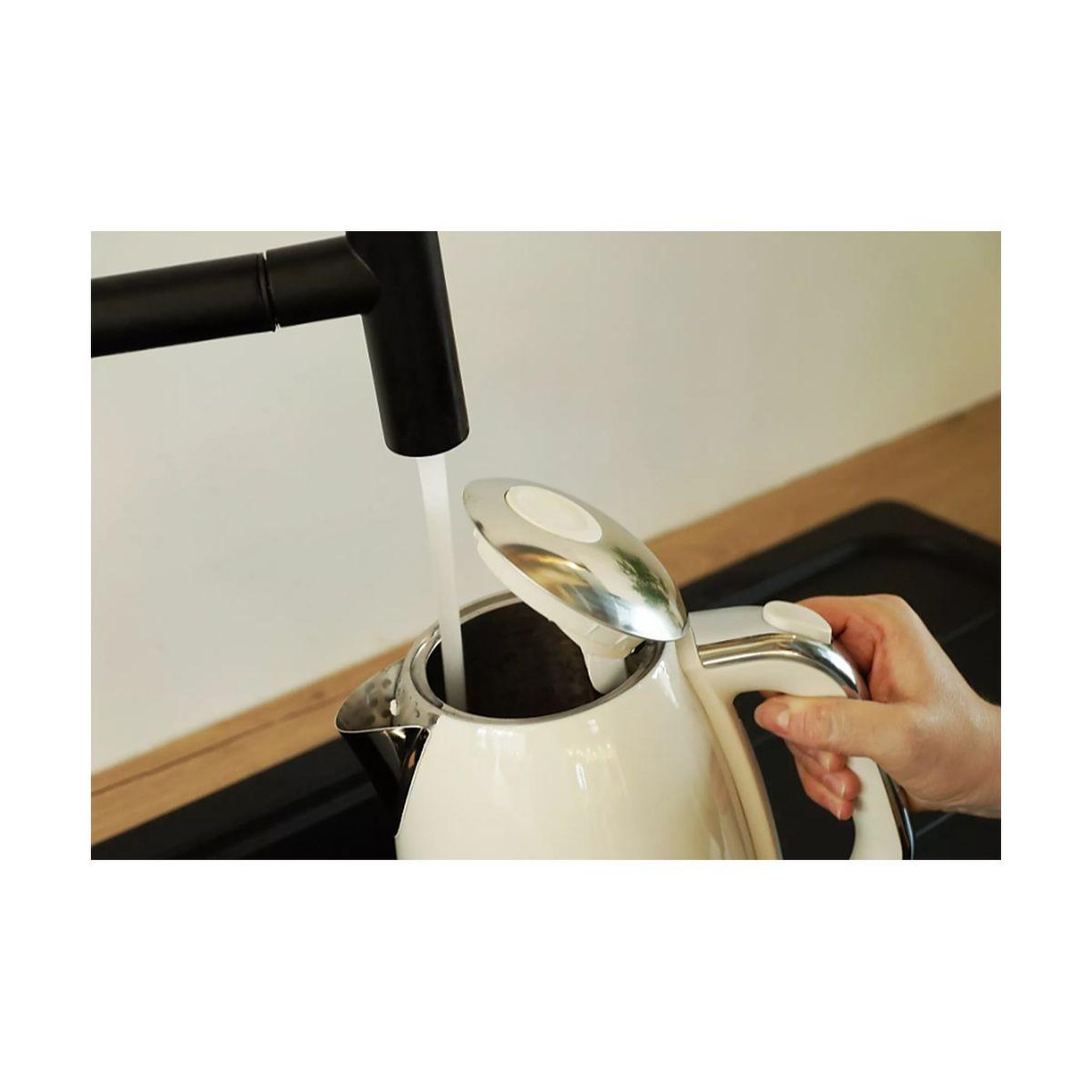 Voir la diapositive 3 : ESSENTIEL B Bouilloire kettle daily ebdk1