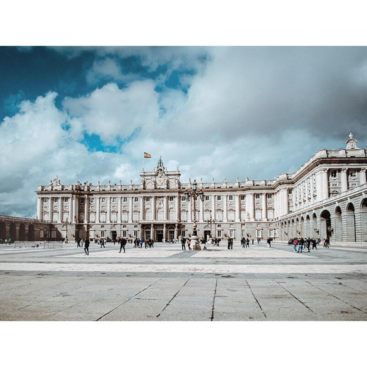 Smartbox City trip à Madrid : 5 jours en hôtel avec visites des lieux incontournables en haute saison - Coffret Cadeau Séjour