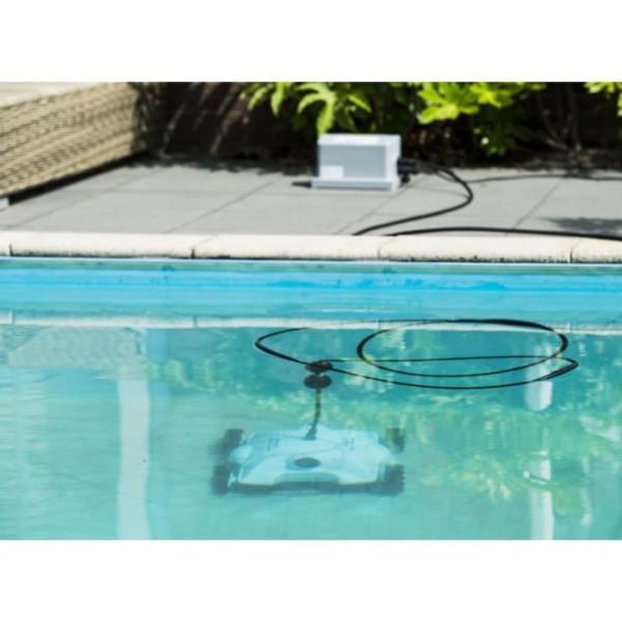 Voir la diapositive 3 : Ubbink Robot nettoyeur de piscine UBBINK - Robotclean 1 - nettoyage fond pour toutes piscines