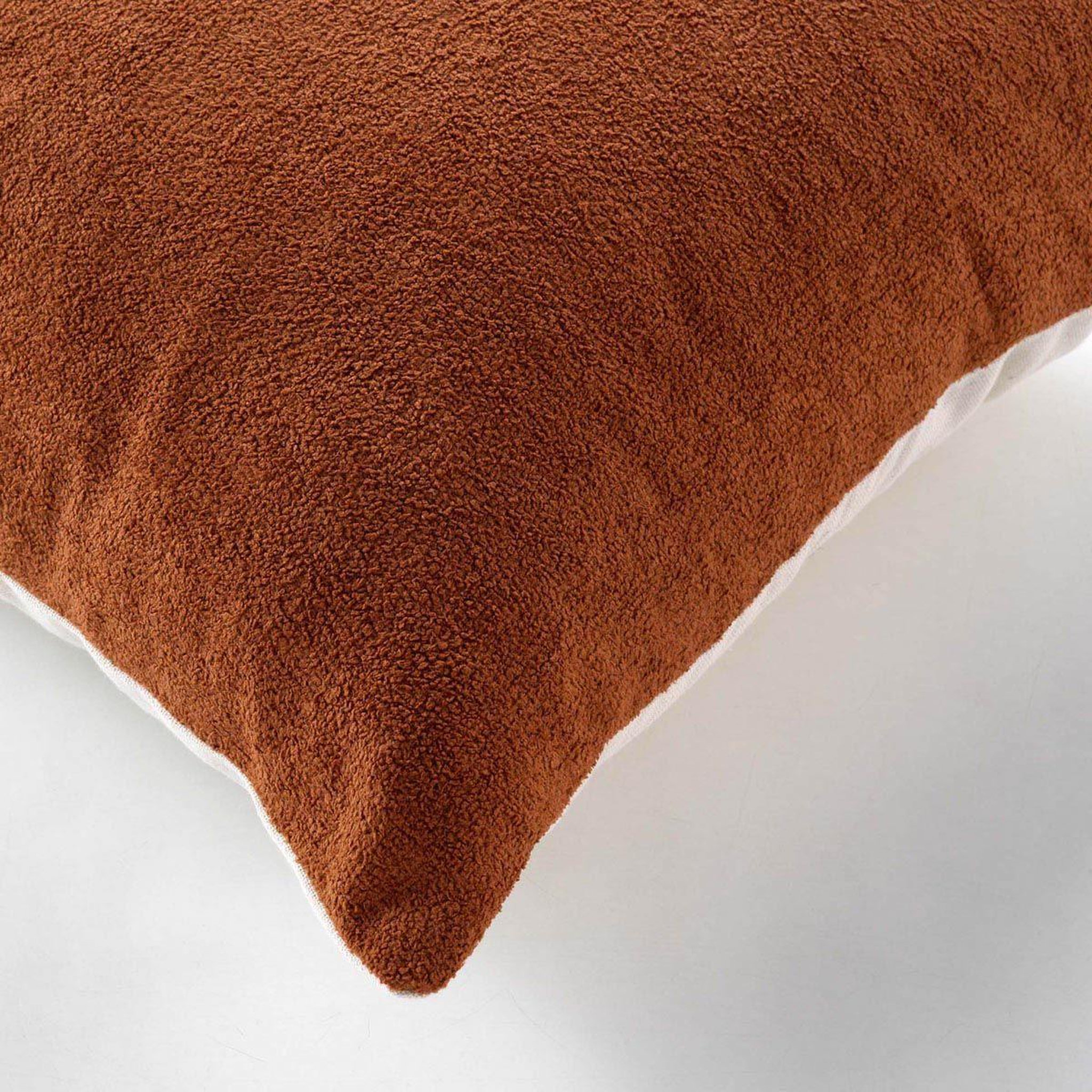 Voir la diapositive 3 : Douceur d'Intérieur Coussin déco bouclette  tessa  45x45cm camel