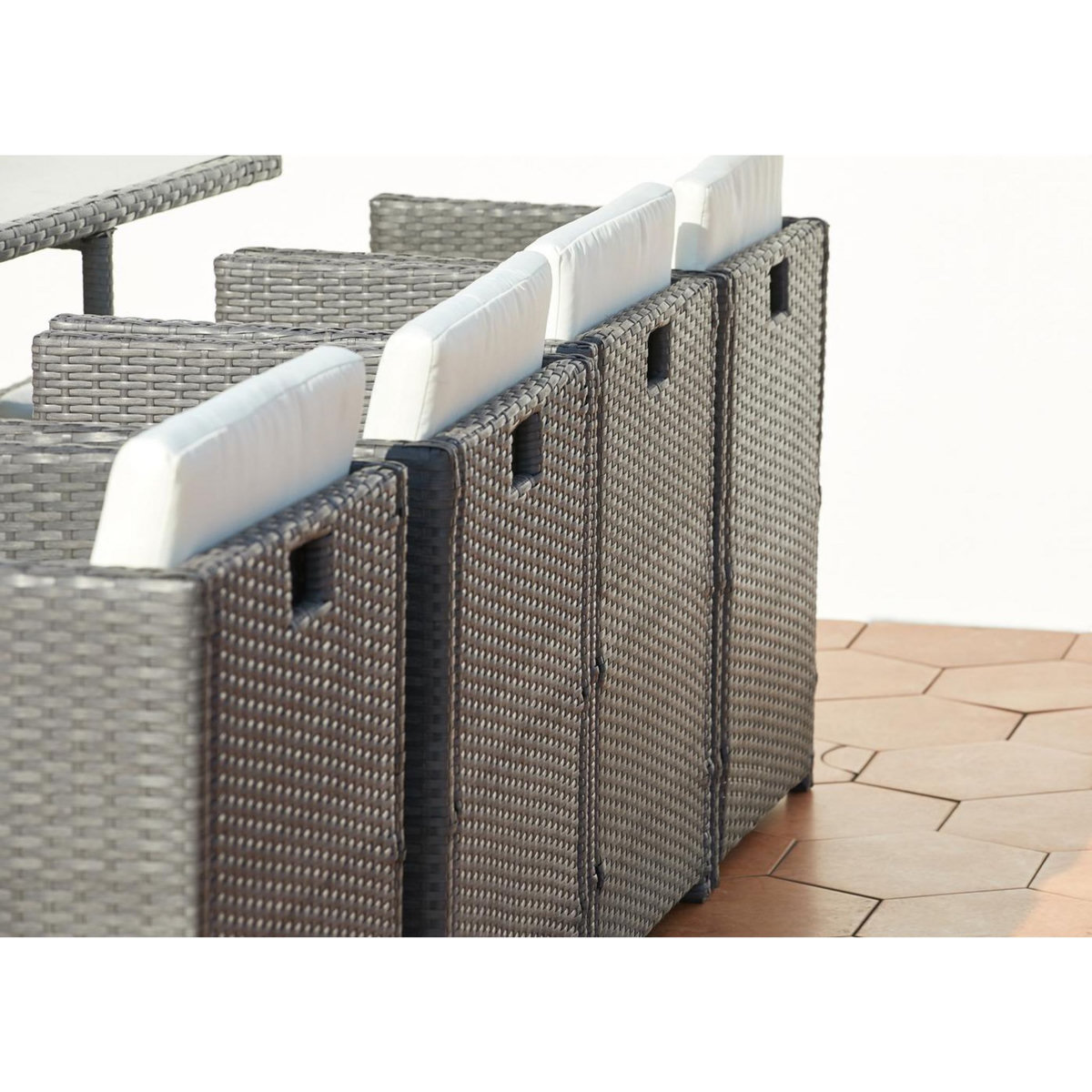 CONCEPT USINE Table et chaises 12 places encastrables résine gris-blanc MIAMI