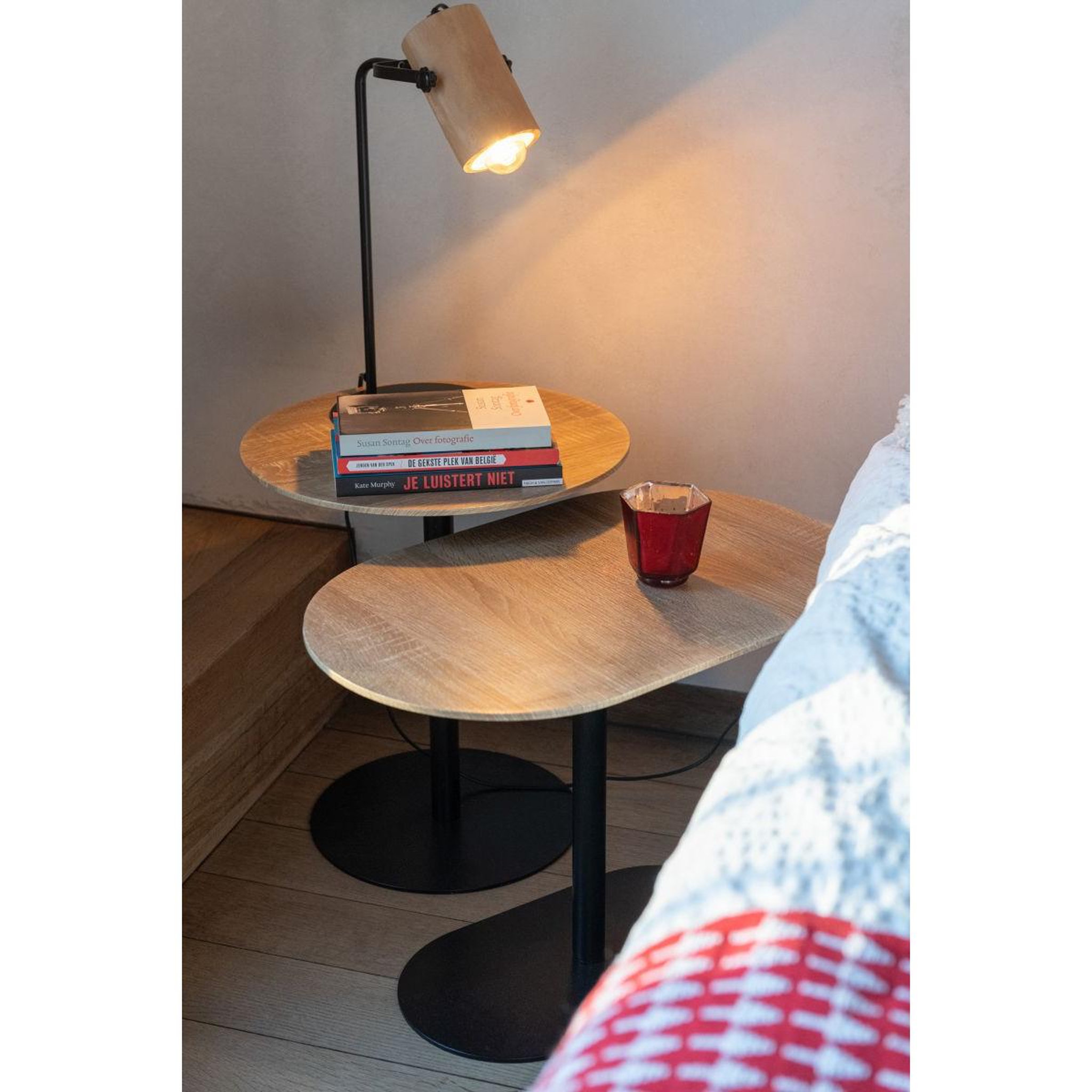 Voir la diapositive 6 : J-LINE Lot de 2 tables d'appoint  fay  55cm noir & naturel