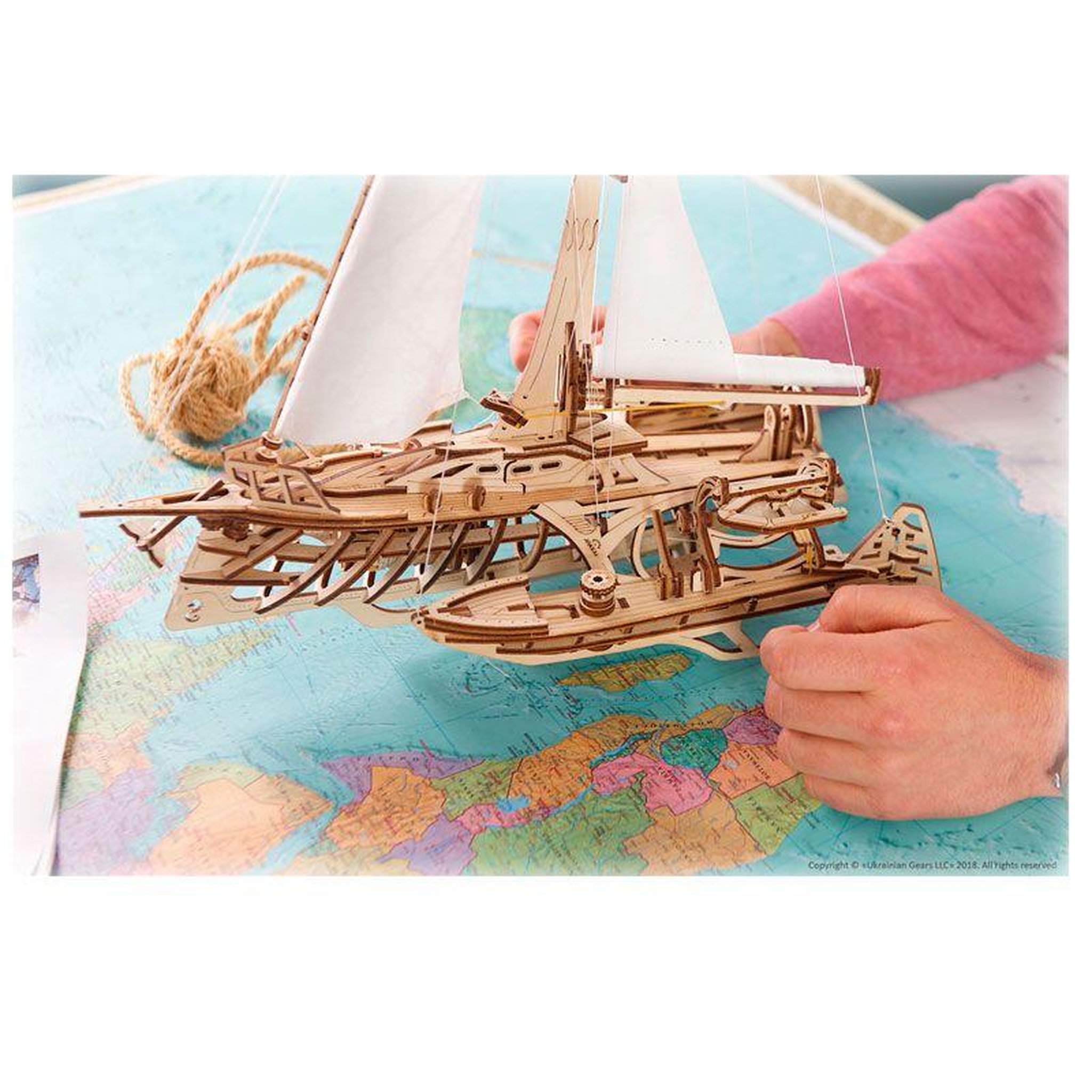 Voir la diapositive 2 : Graine créative Maquette en bois 3D - Trimaran