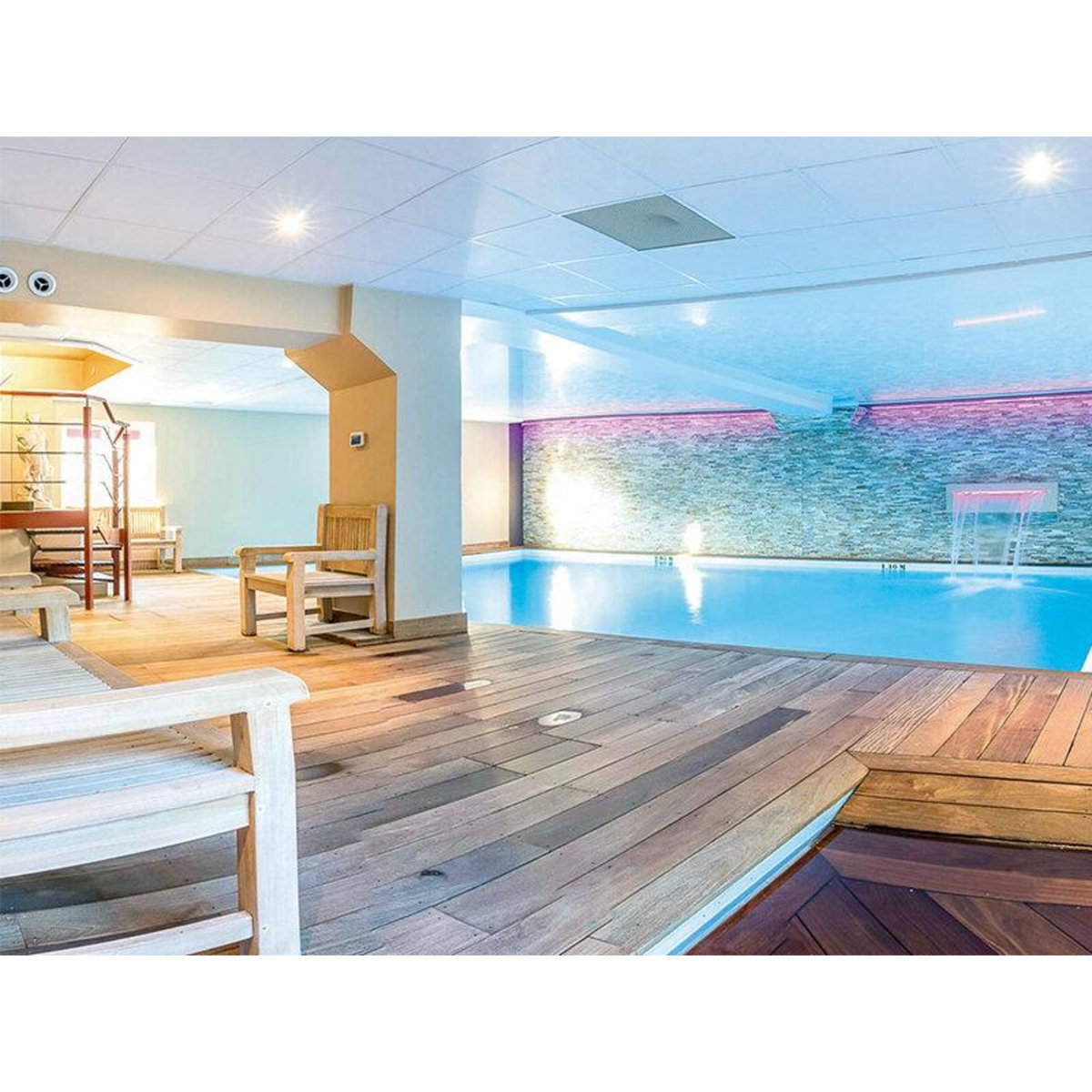 Smartbox Parenthèse bien-être en hôtel 4* à Deauville avec modelage et accès au spa - Coffret Cadeau Séjour