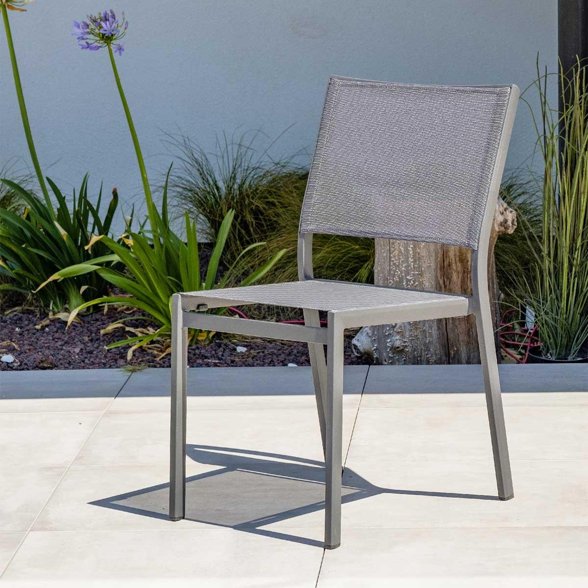 Voir la diapositive 4 : DCB GARDEN Lot de 2 Chaises de Jardin Empilables  Stockholm  84cm Gris Anthracite