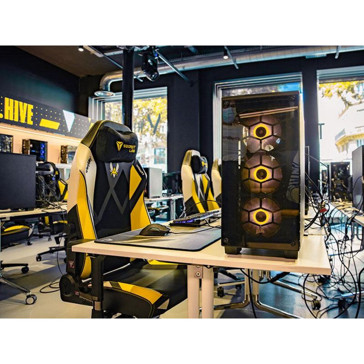 Smartbox E-sport à Paris : 2h en espace privatif de Team Vitality pour 5 personnes - Coffret Cadeau Sport & Aventure