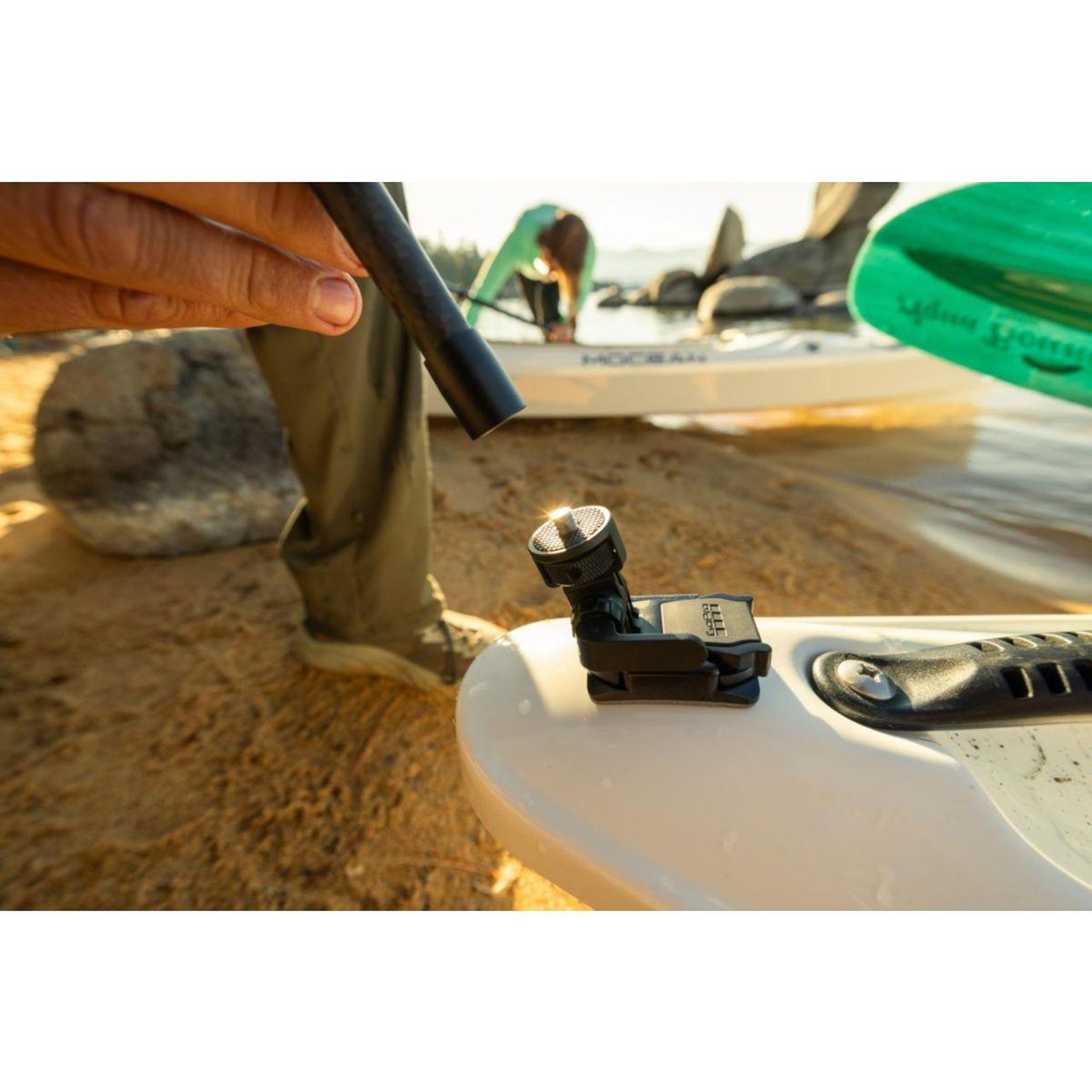 Voir la diapositive 4 : GOPRO Fixation locking mounting buckle