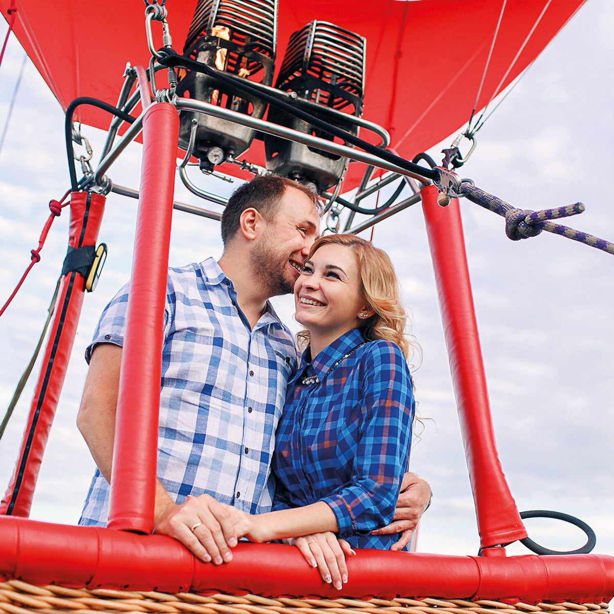 Smartbox Jeunes mariés : vol romantique en montgolfière en duo - Coffret Cadeau Sport & Aventure