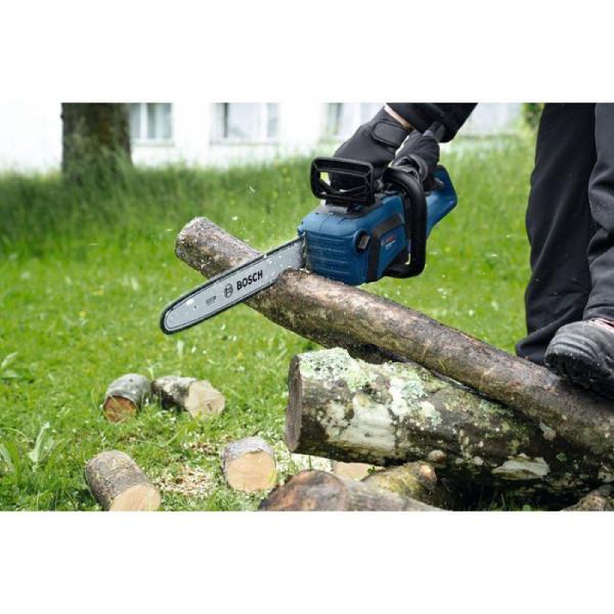 Voir la diapositive 6 : Bosch Professional Tronçonneuse sans fil bosch professional - gke 18v-40 - 18v - avec 1 batterie expert 5.5ah + chargeur