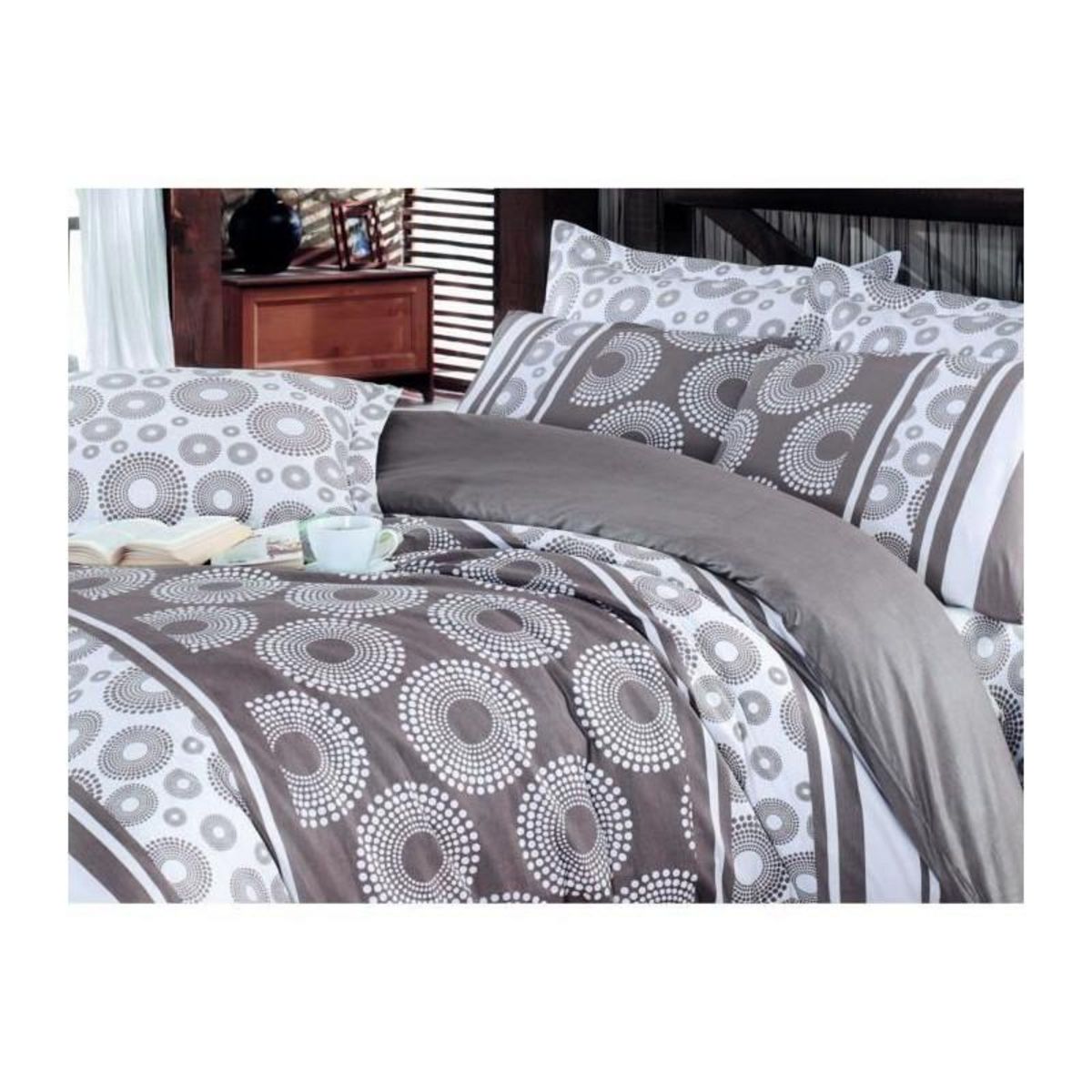 GENERIQUE Parure de lit - 1 housse de couette 220 x 240 cm + 2 taies d'oreiller 60 x 60 cm - 100% coton renforcé - Brun