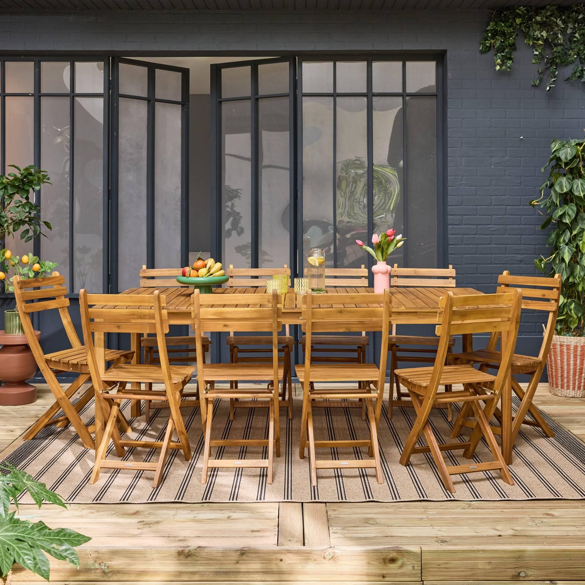 SWEEEK Table de jardin acacia avec coins arrondis, 10 chaises, 200 x 100 x 75 cm