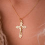 Voir la diapositive 2 : L'ATELIER D'AZUR Pendentif  - Médaille Christ sur la Croix Or 18 Carats 750 Jaune - Chaine Offerte