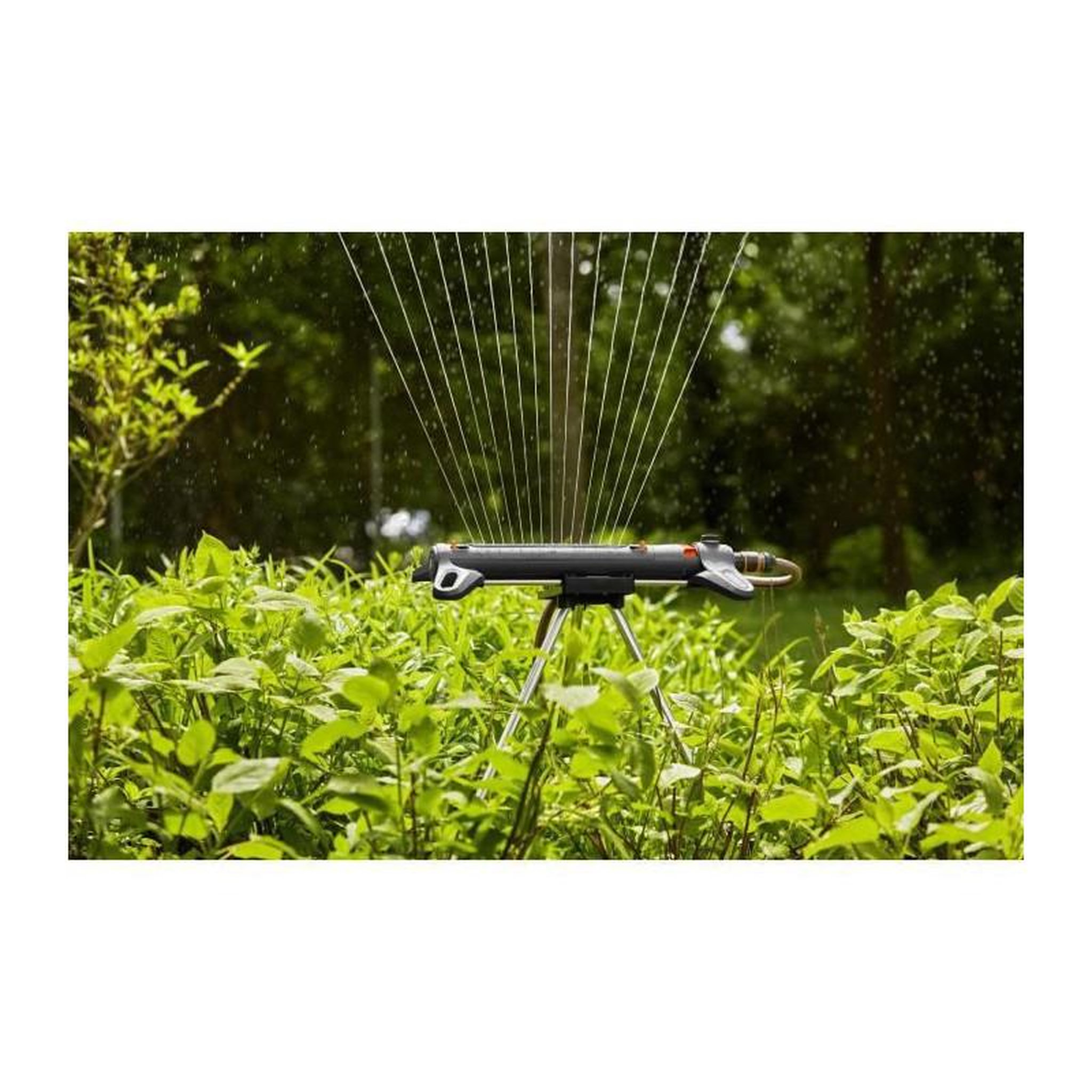 Voir la diapositive 5 : Gardena Arroseur oscillant AquaZoom M - arrosage 9 à 250 m² - portée 3 à 18 m - largeur 3 à 14 m