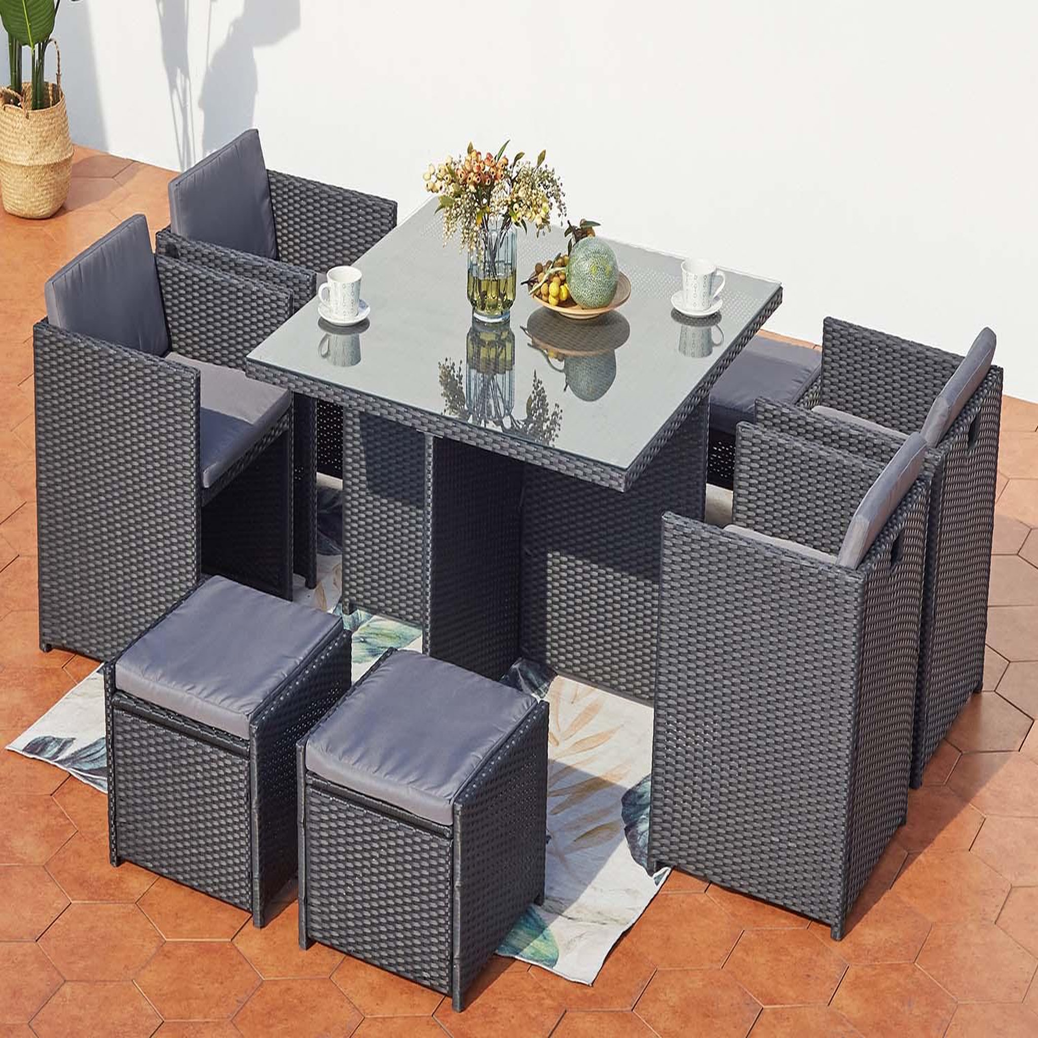 Voir la diapositive 2 : CONCEPT USINE Table et chaises 8 places encastrables en résine noir-gris miami