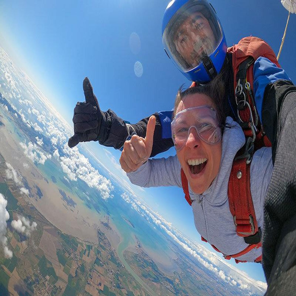 Smartbox Saut en parachute au-dessus de Rochefort, Marennes et Oléron pour 2 - Coffret Cadeau Sport & Aventure