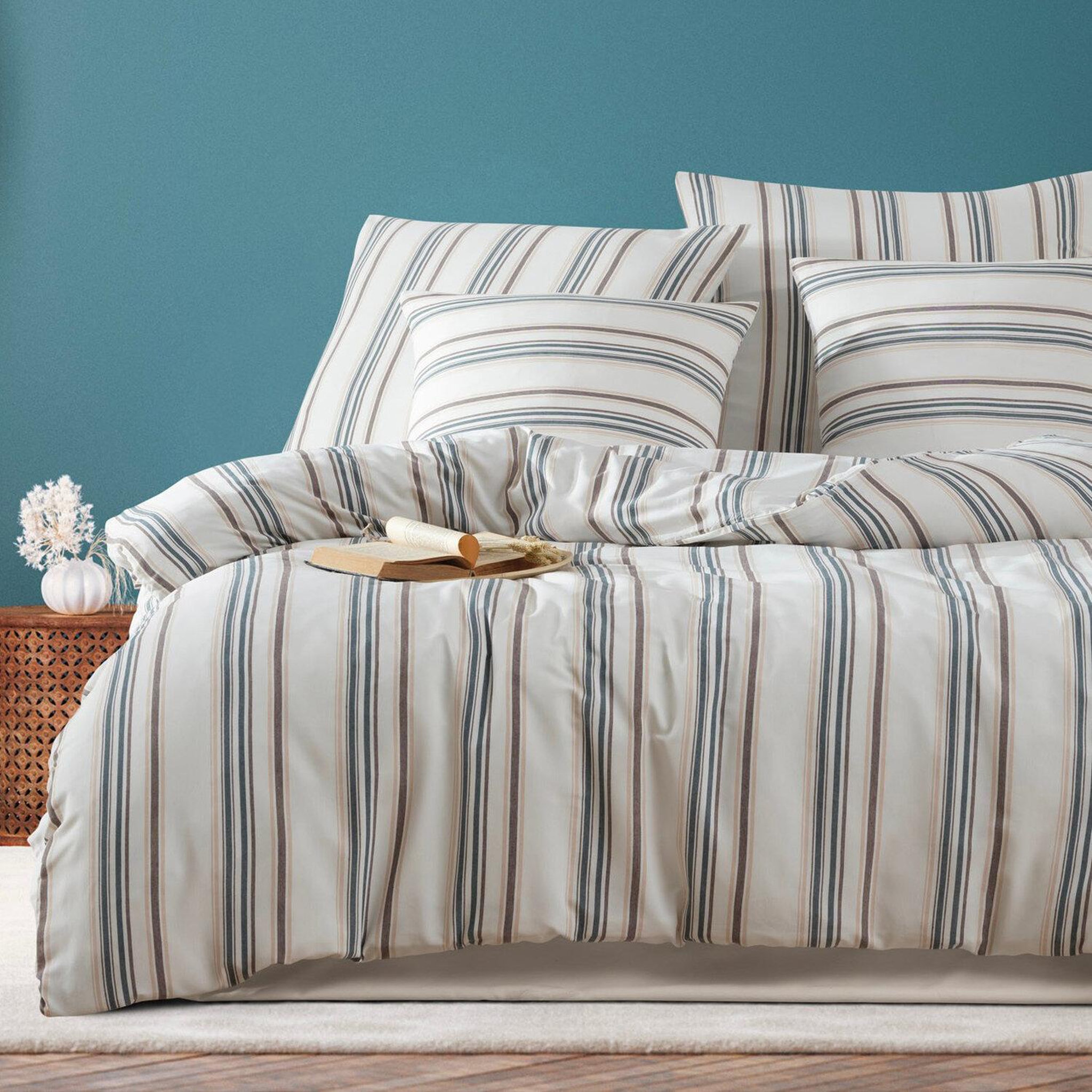 Voir la diapositive 2 : Home collection Parure housse de couette avec taie(s) en coton et polyester Nairobi